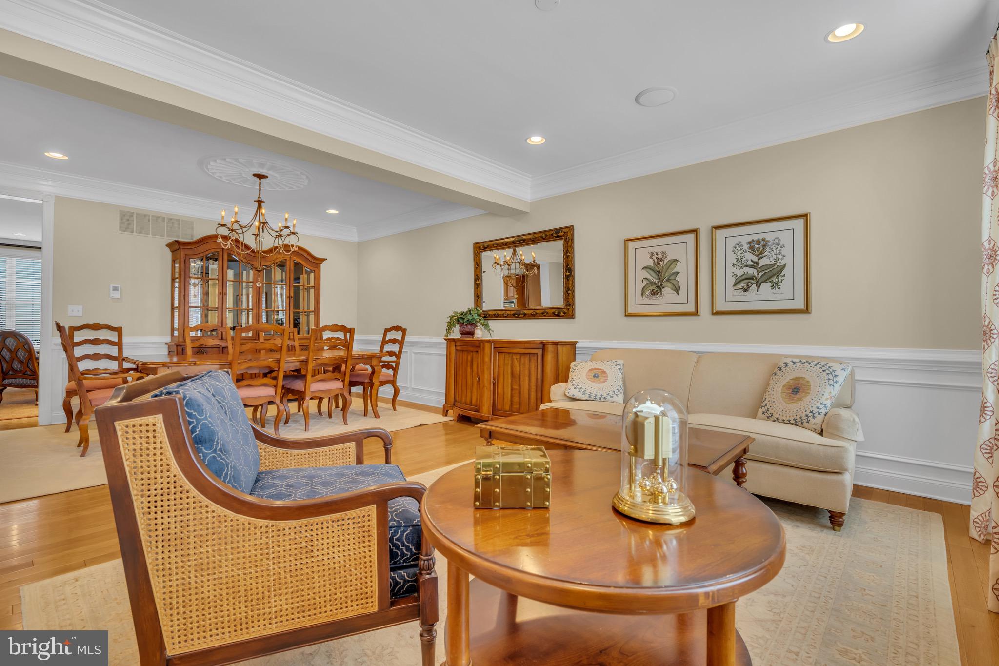 NEWTOWN WALK - Residential