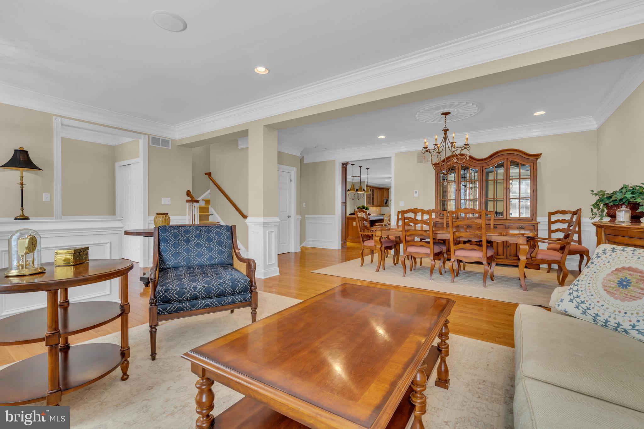 NEWTOWN WALK - Residential