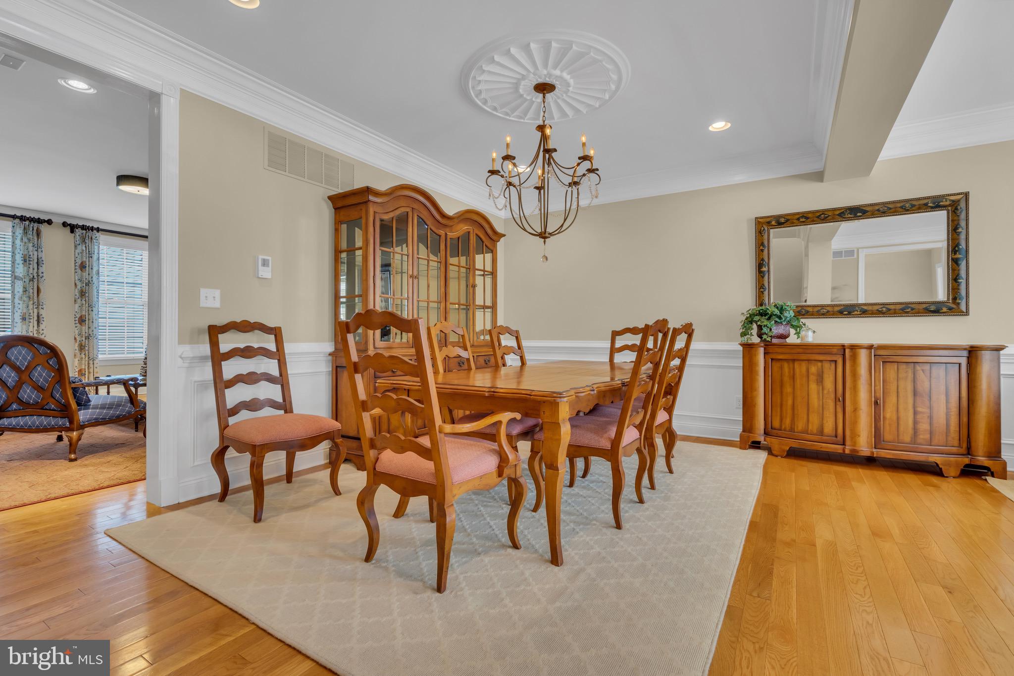 NEWTOWN WALK - Residential