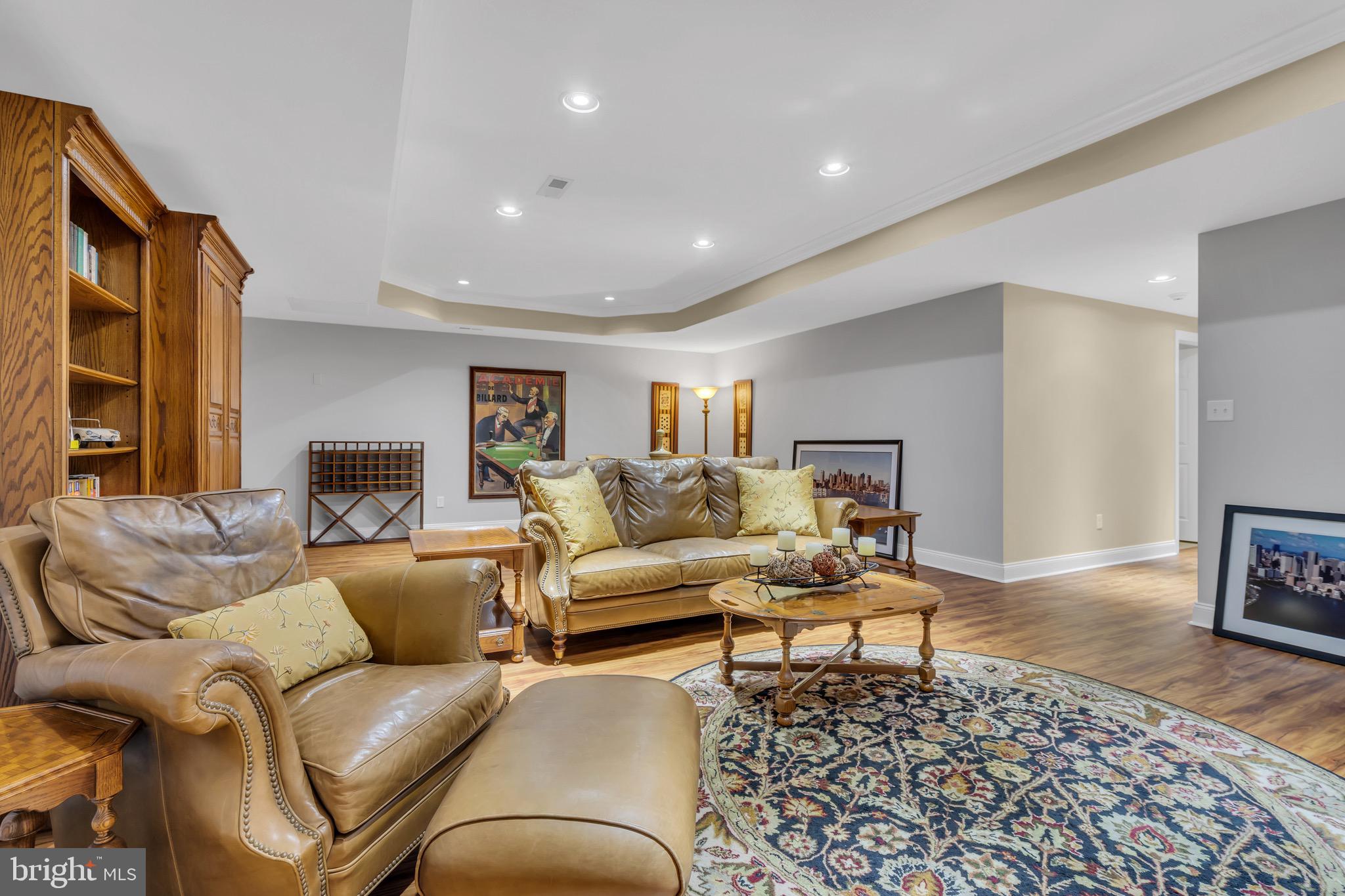 NEWTOWN WALK - Residential