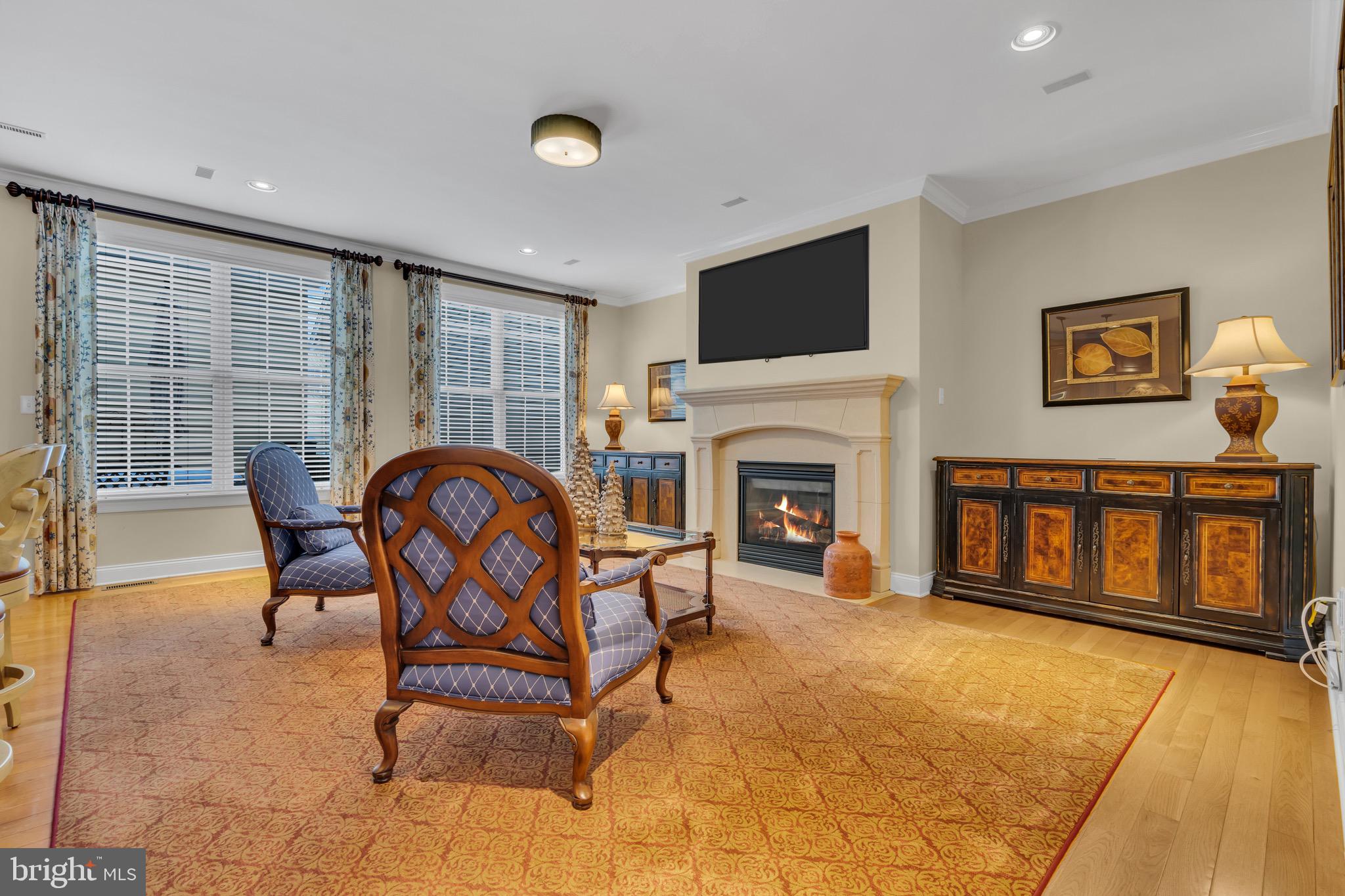 NEWTOWN WALK - Residential