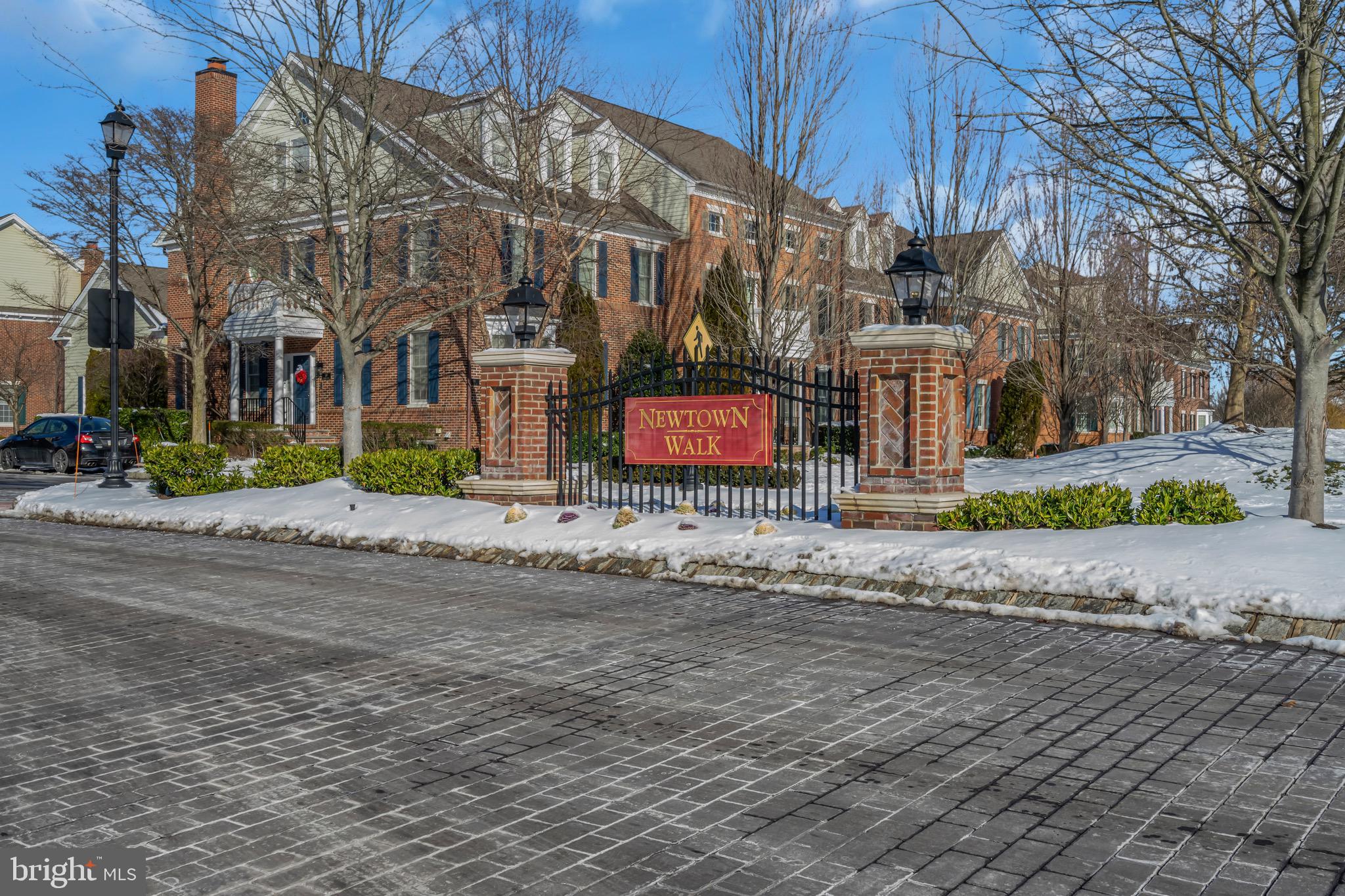 NEWTOWN WALK - Residential