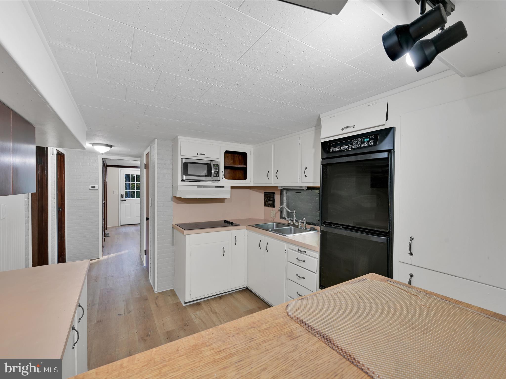 PINE GROVE - Residential