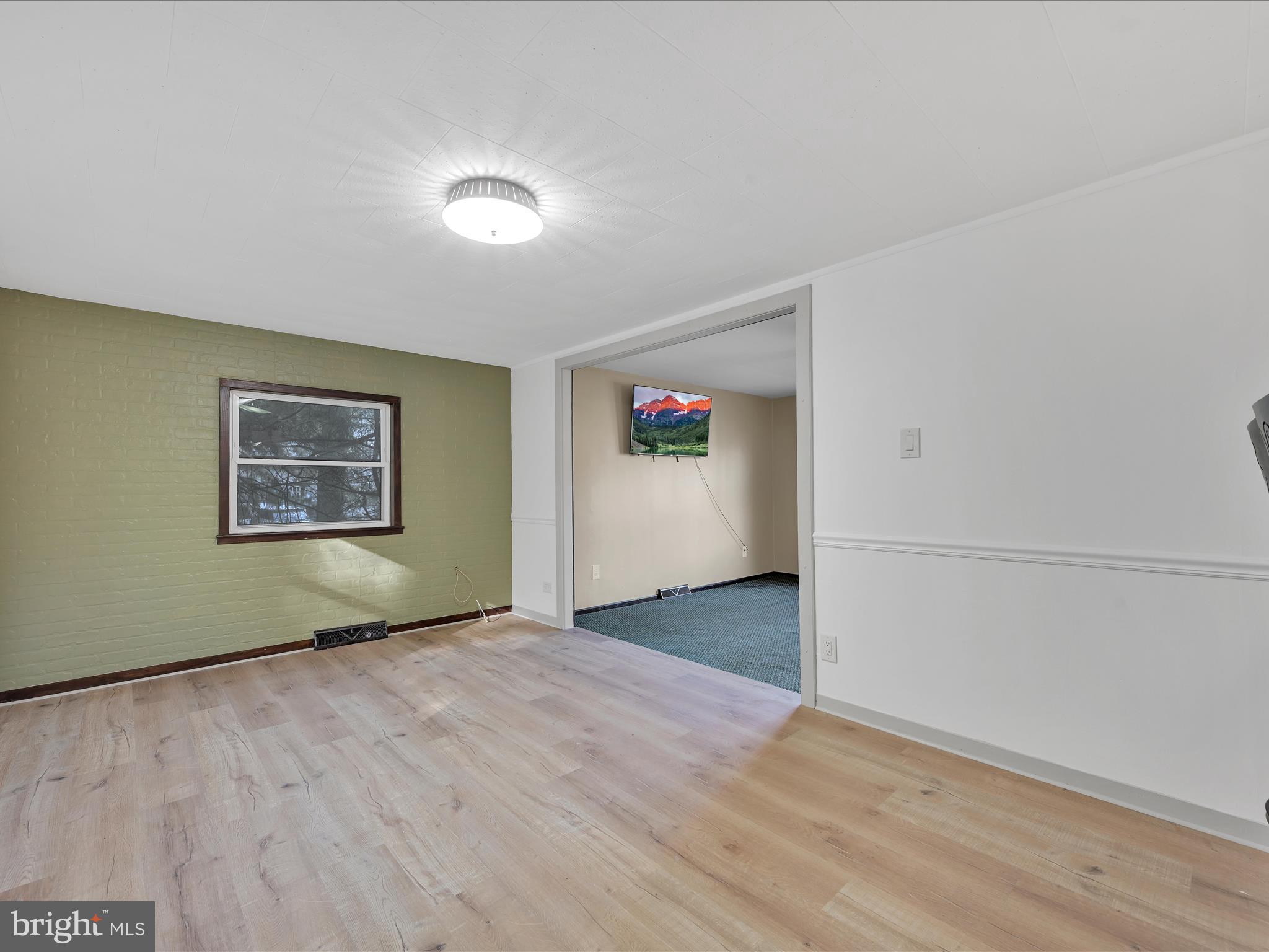 PINE GROVE - Residential