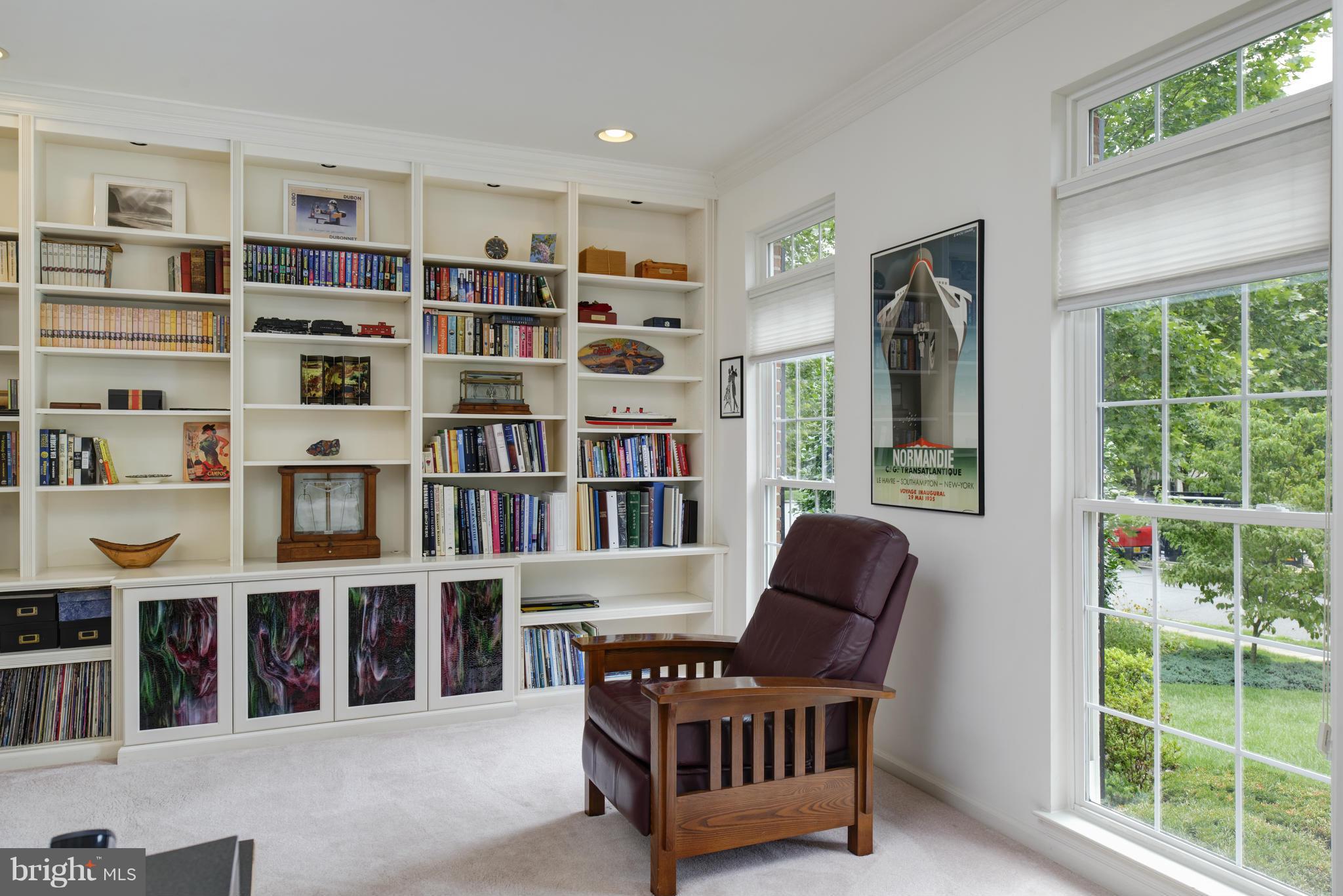 WOODLEA MANOR - Residential