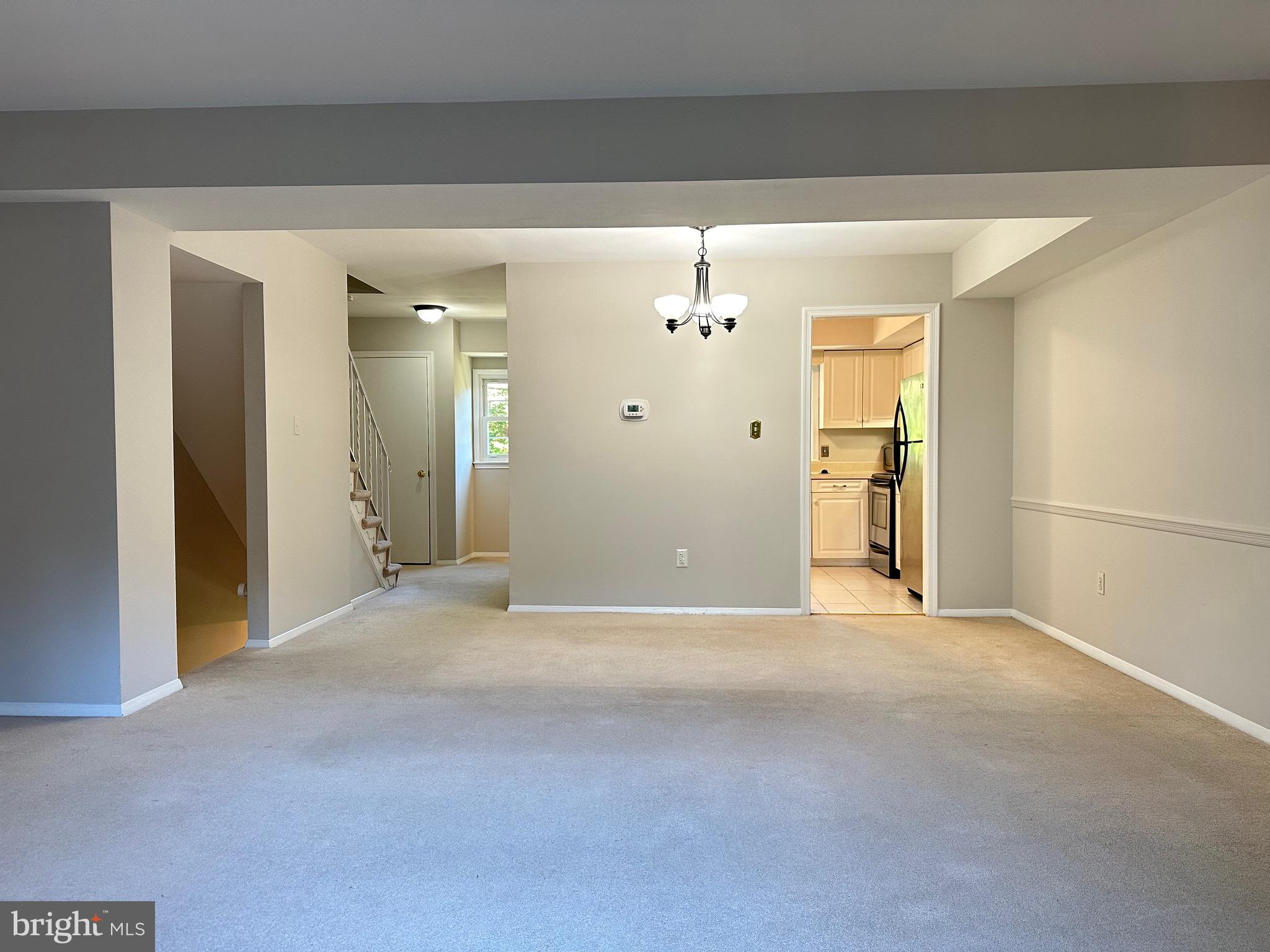 CARDINAL SQUARE - Residential