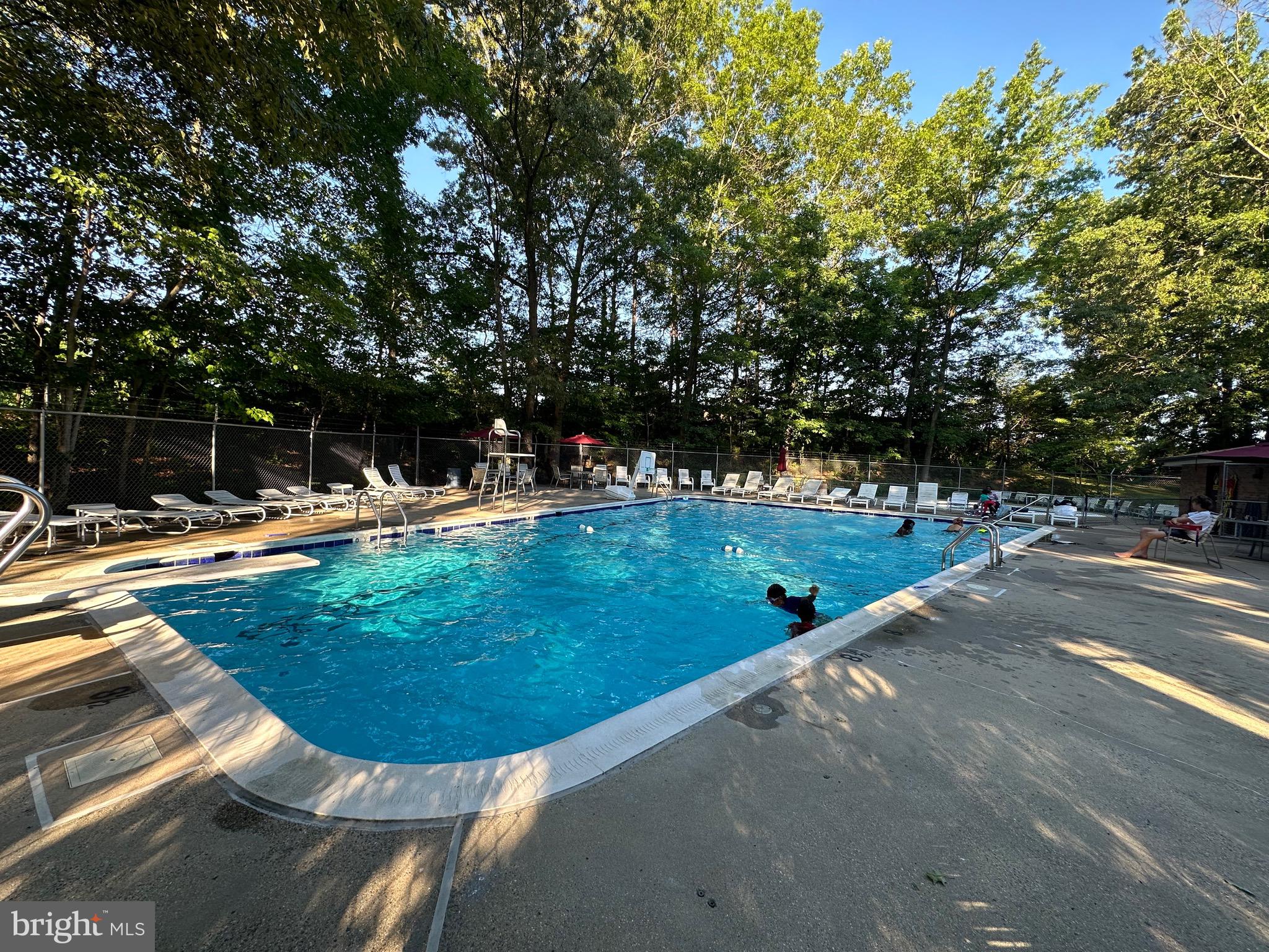 CARDINAL SQUARE - Residential