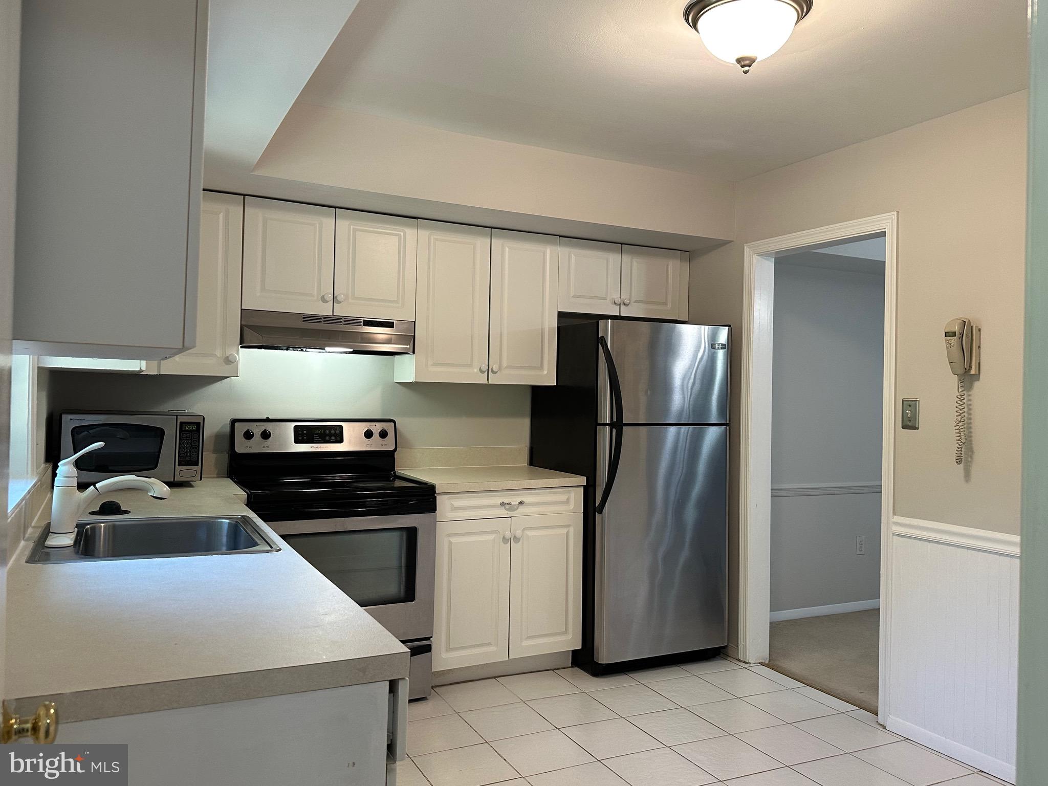 CARDINAL SQUARE - Residential