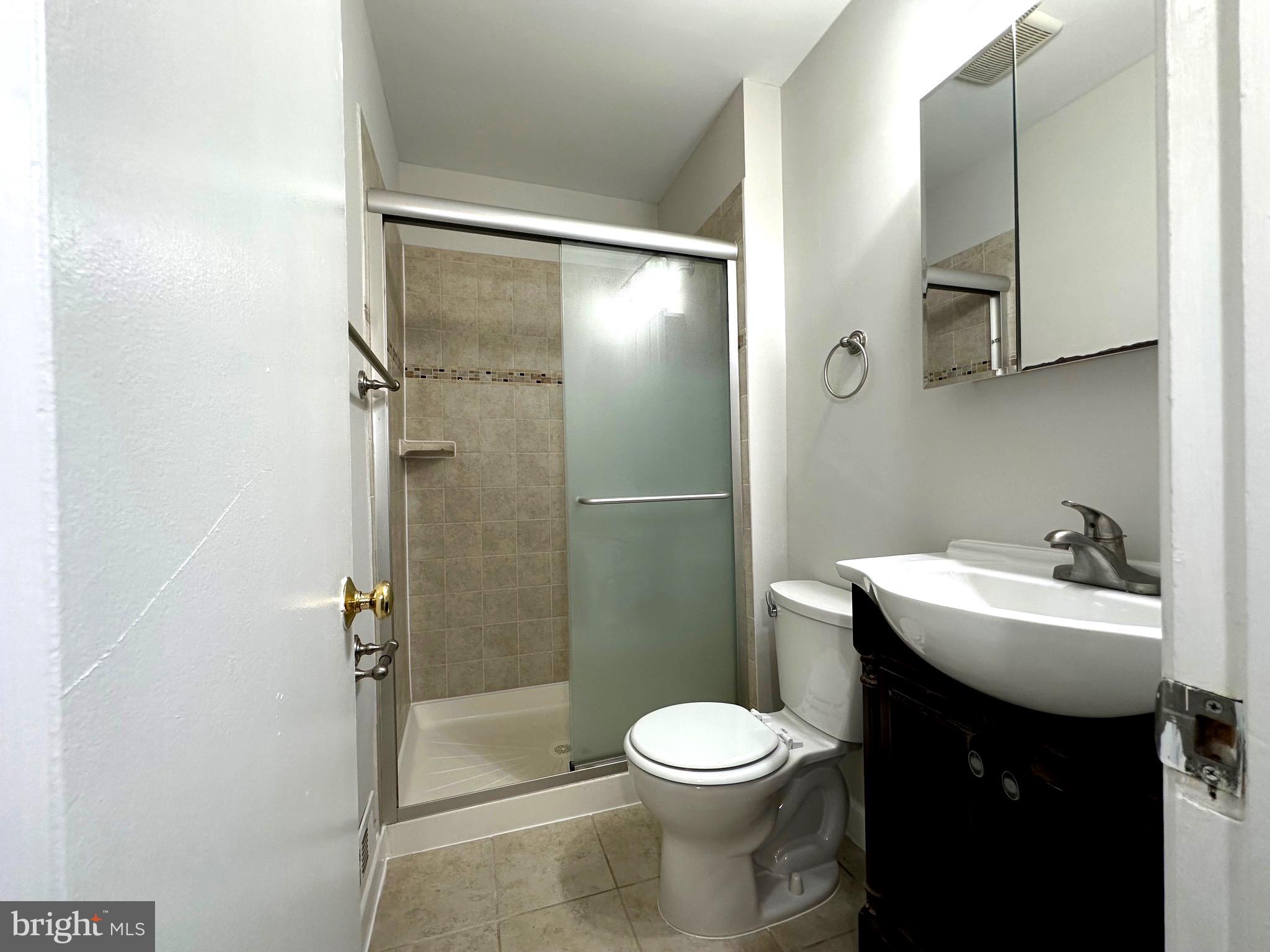 CARDINAL SQUARE - Residential