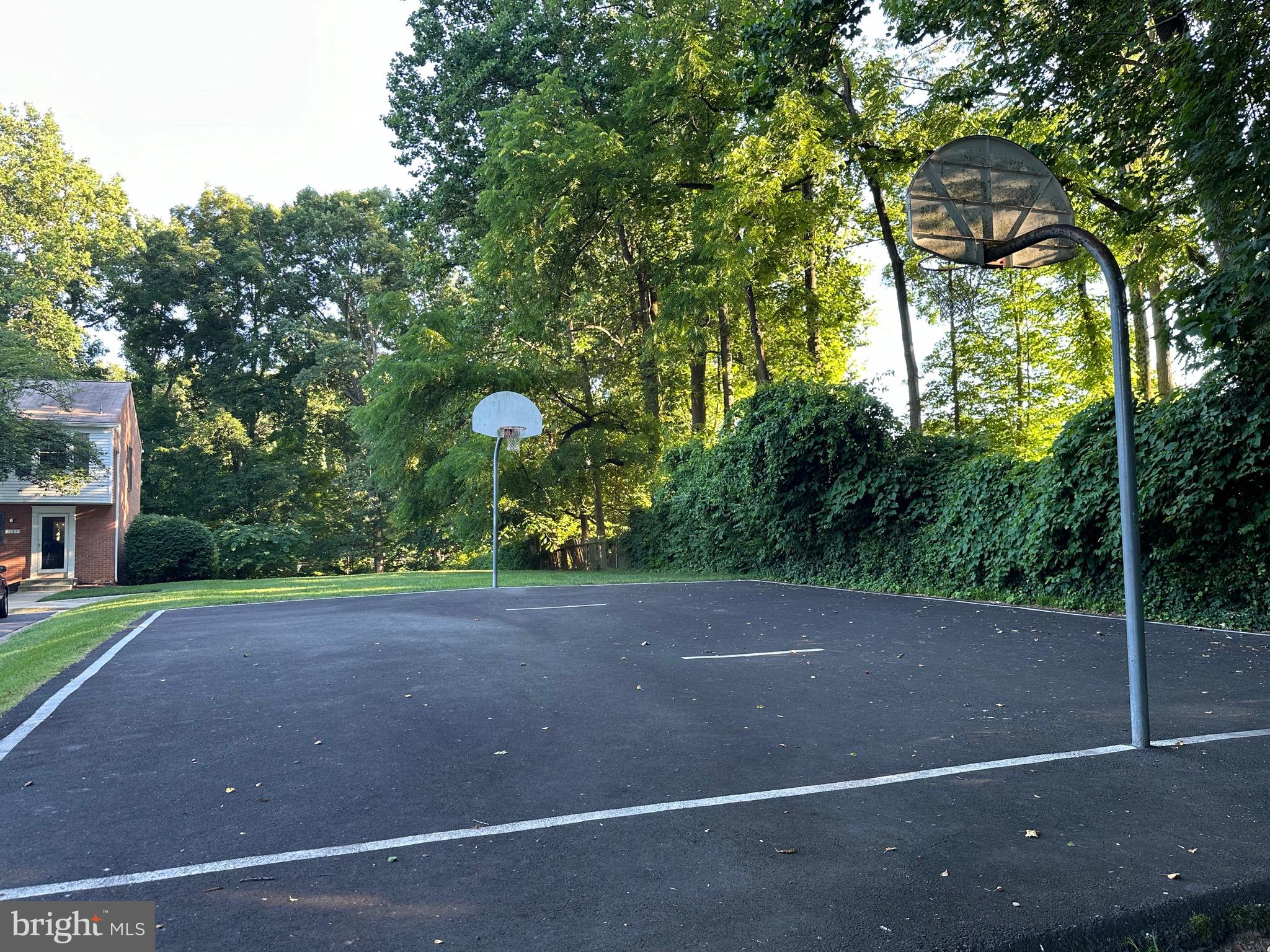 CARDINAL SQUARE - Residential