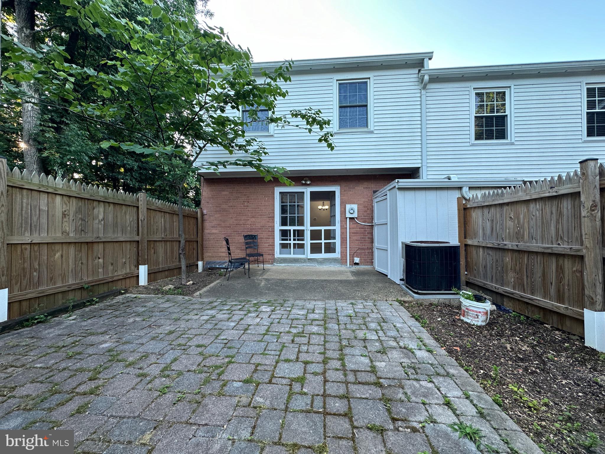 CARDINAL SQUARE - Residential