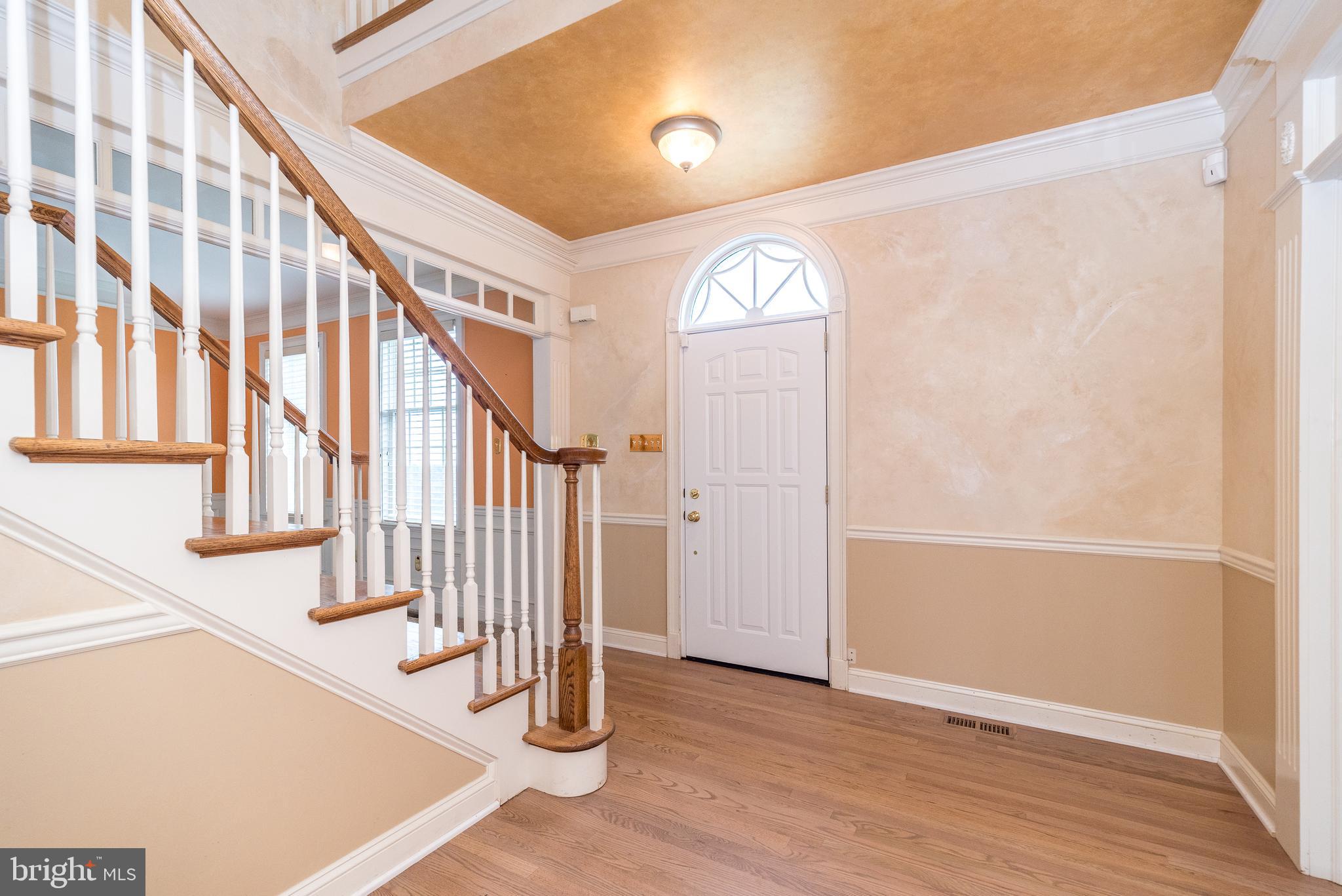 2560 COUNTRY VIEW LANE