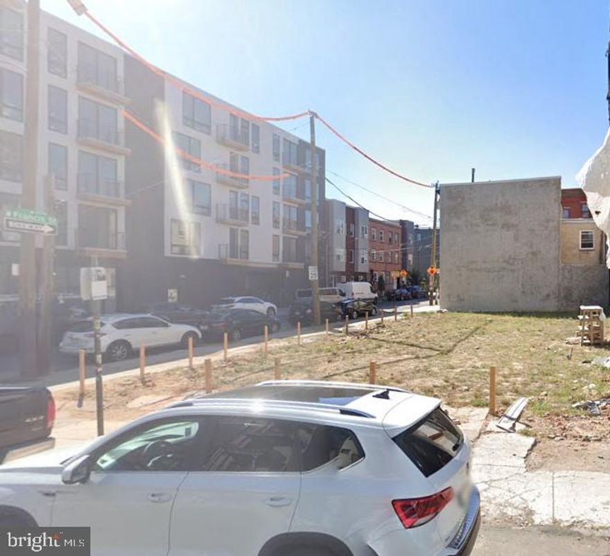 Fantastic development opportunity! CMX25 zoning.  Lot size 41x84. Located in a very desirable corridor in the Francisville neighborhood!