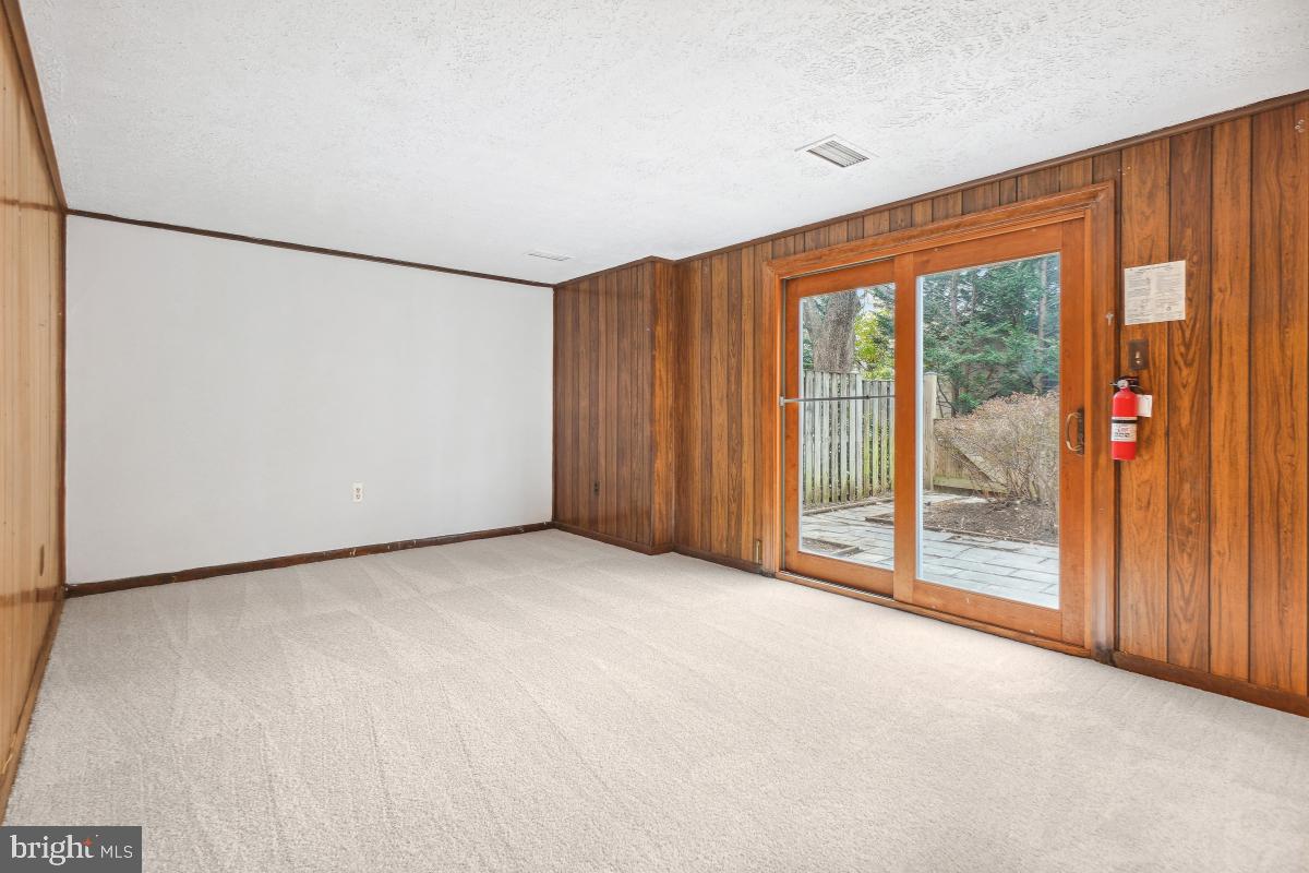 ROCKSHIRE TOWNHOMES - Residential