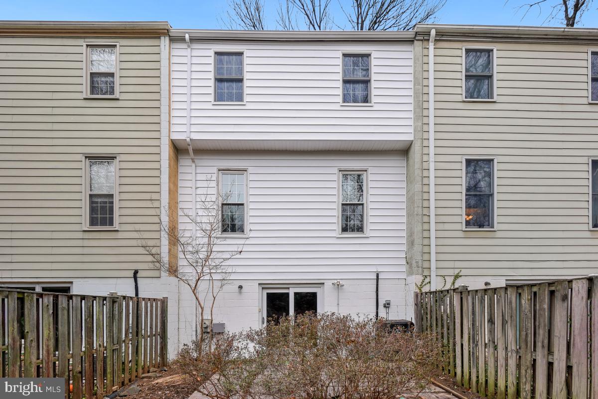 ROCKSHIRE TOWNHOMES - Residential