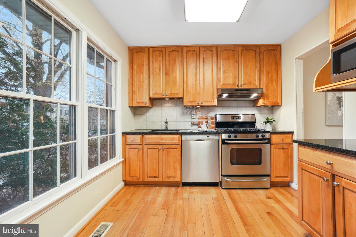 ROCKSHIRE TOWNHOMES - Residential