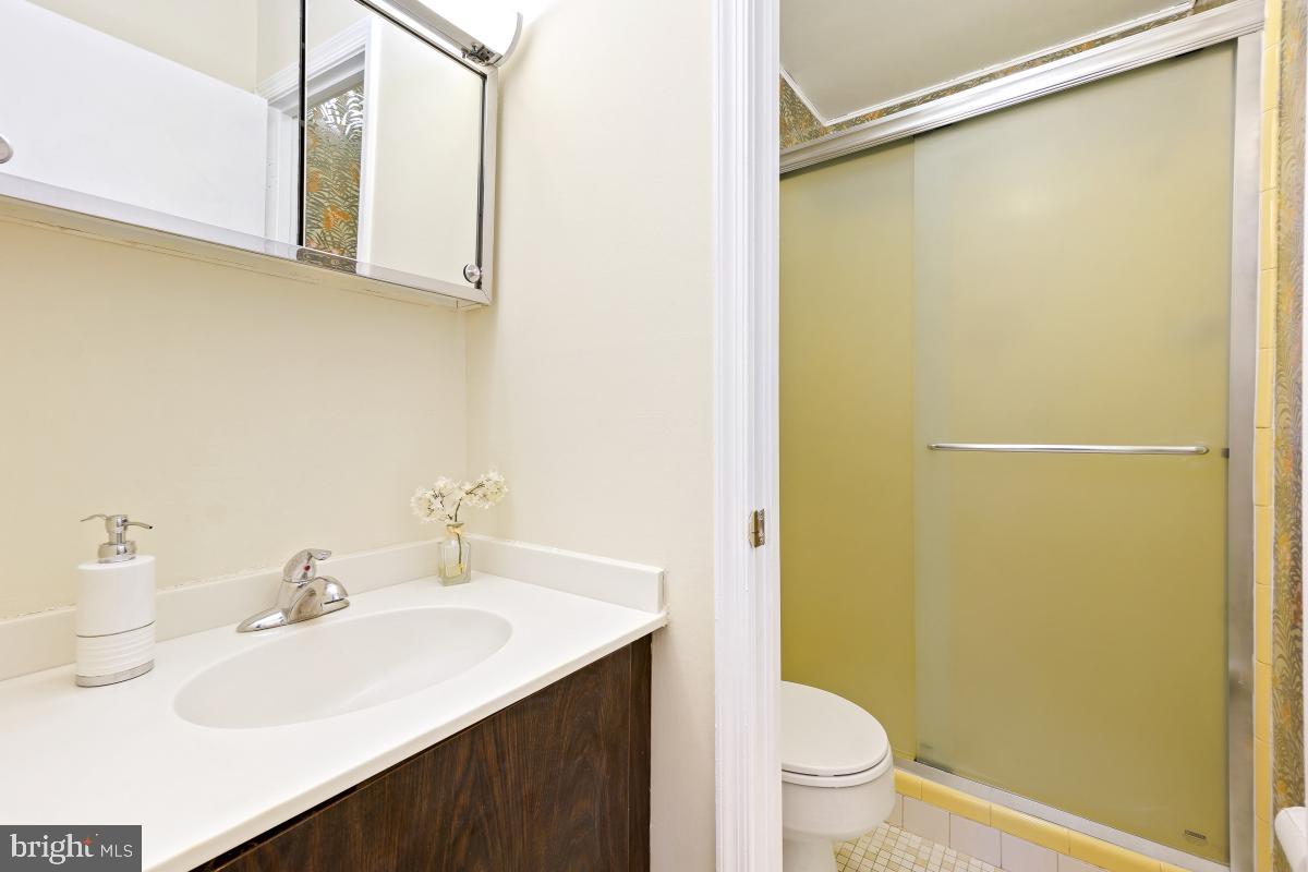 ROCKSHIRE TOWNHOMES - Residential