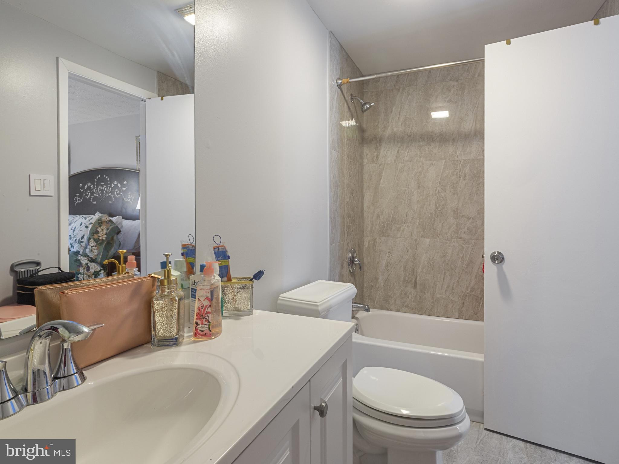 WESTPORT - Residential