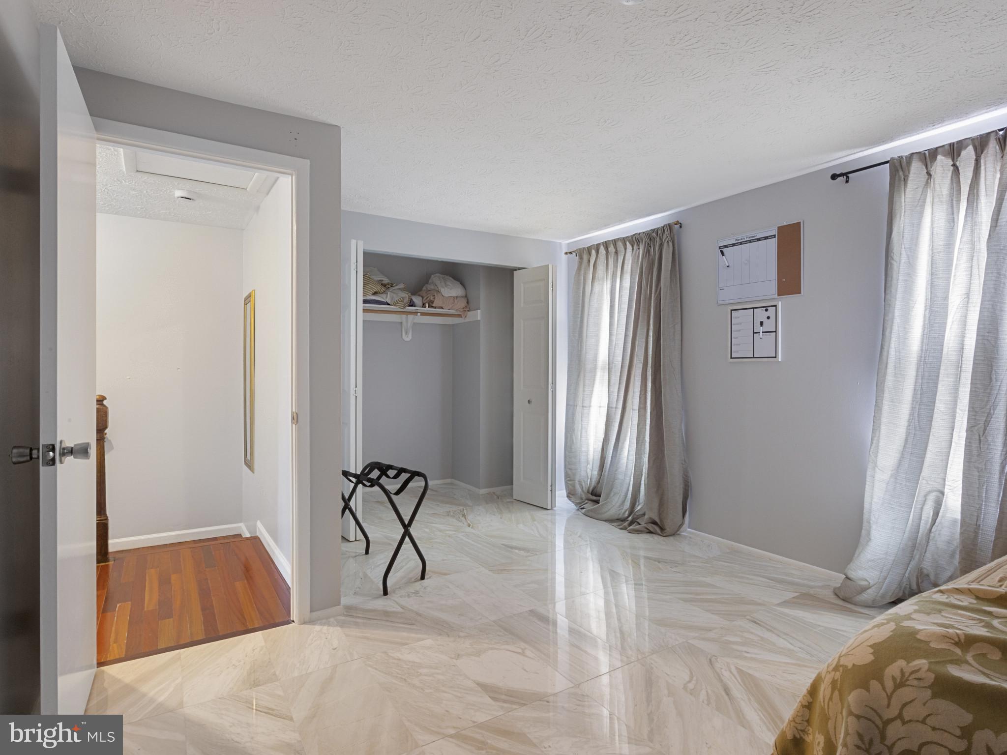 WESTPORT - Residential