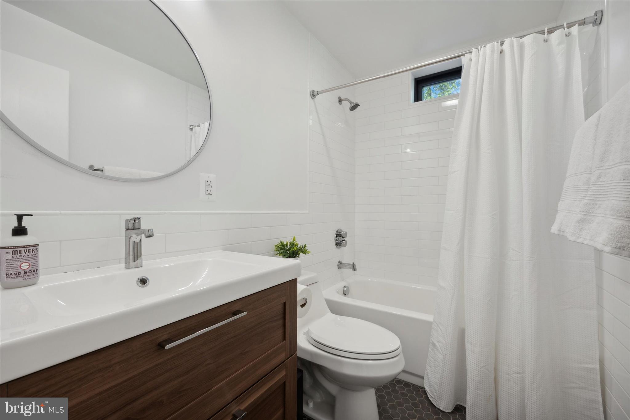 VALLEY FORGE MTN - Residential