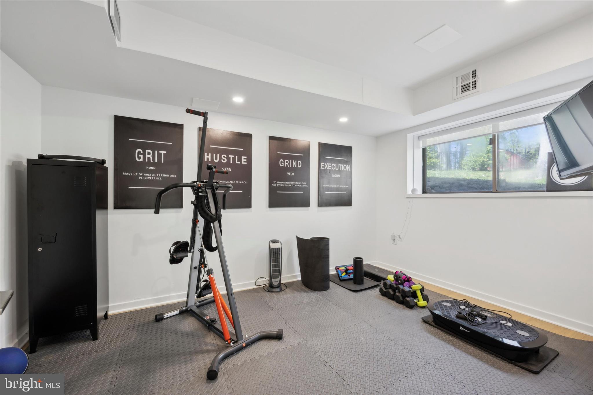 VALLEY FORGE MTN - Residential