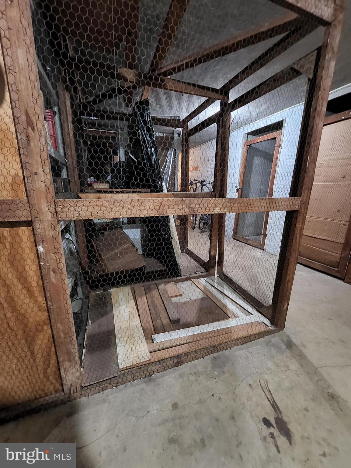 CLEVELAND HOUSE - Residential Lease