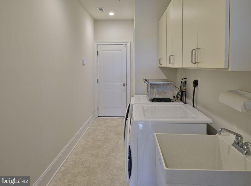 REGENCY AT HILLTOWN - Residential