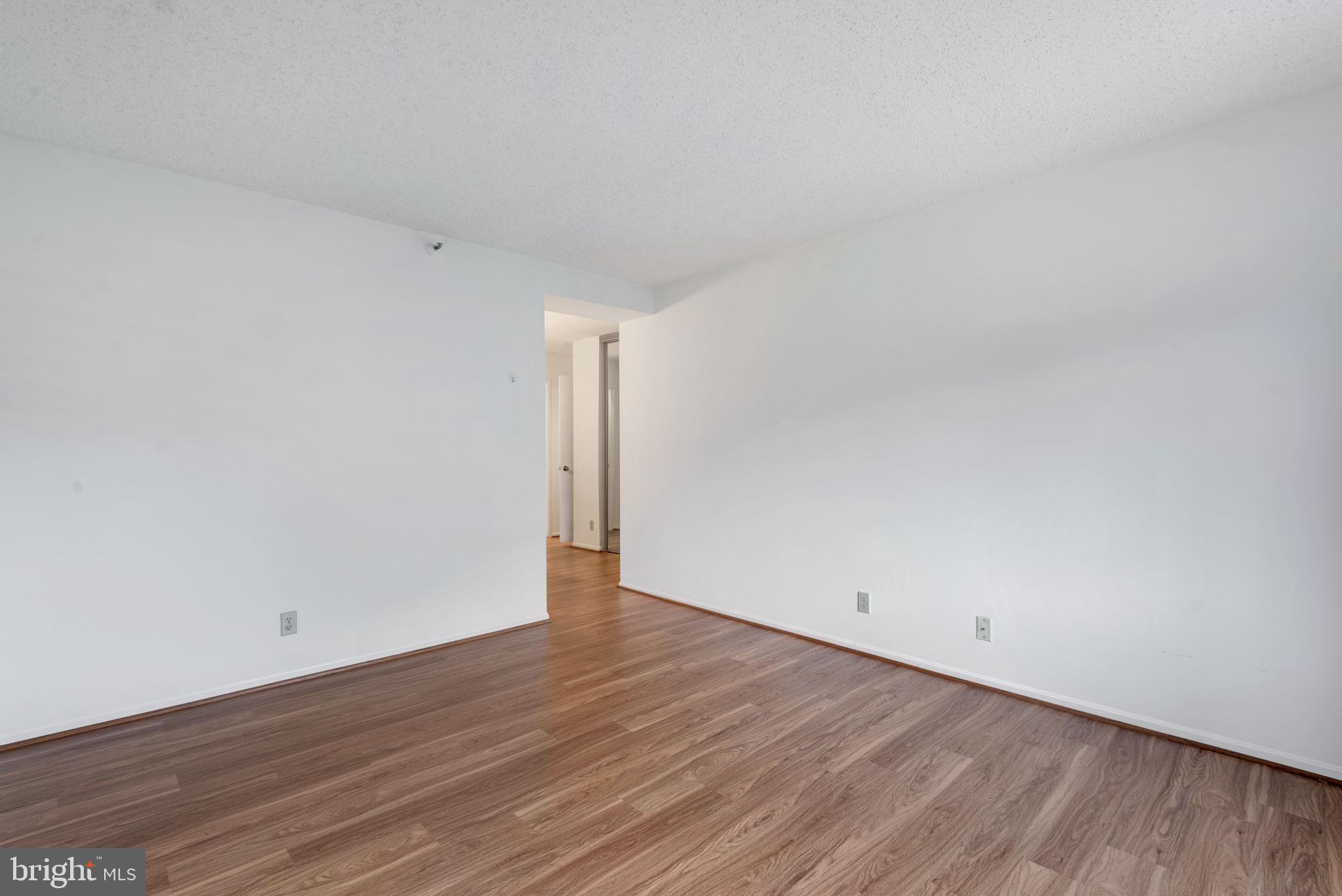 1600 N OAK STREET 1005