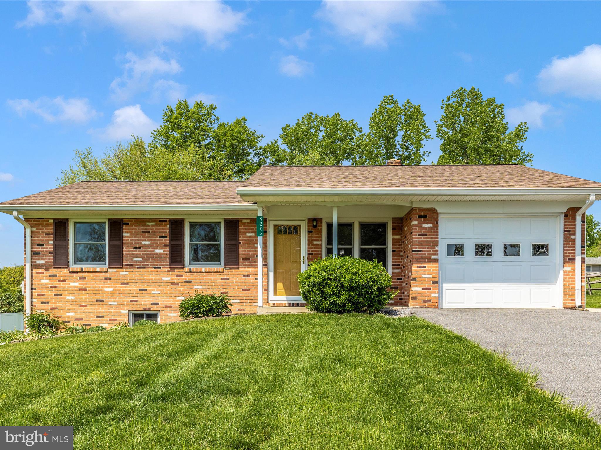 WISPERREN OAKS - Residential