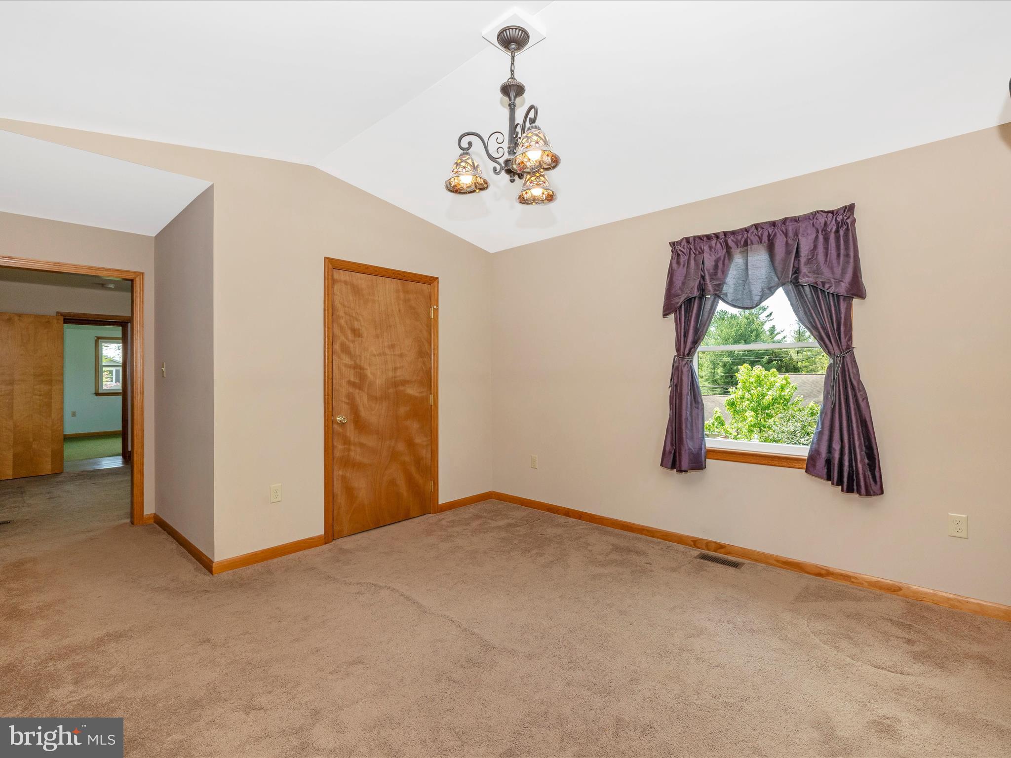 WISPERREN OAKS - Residential