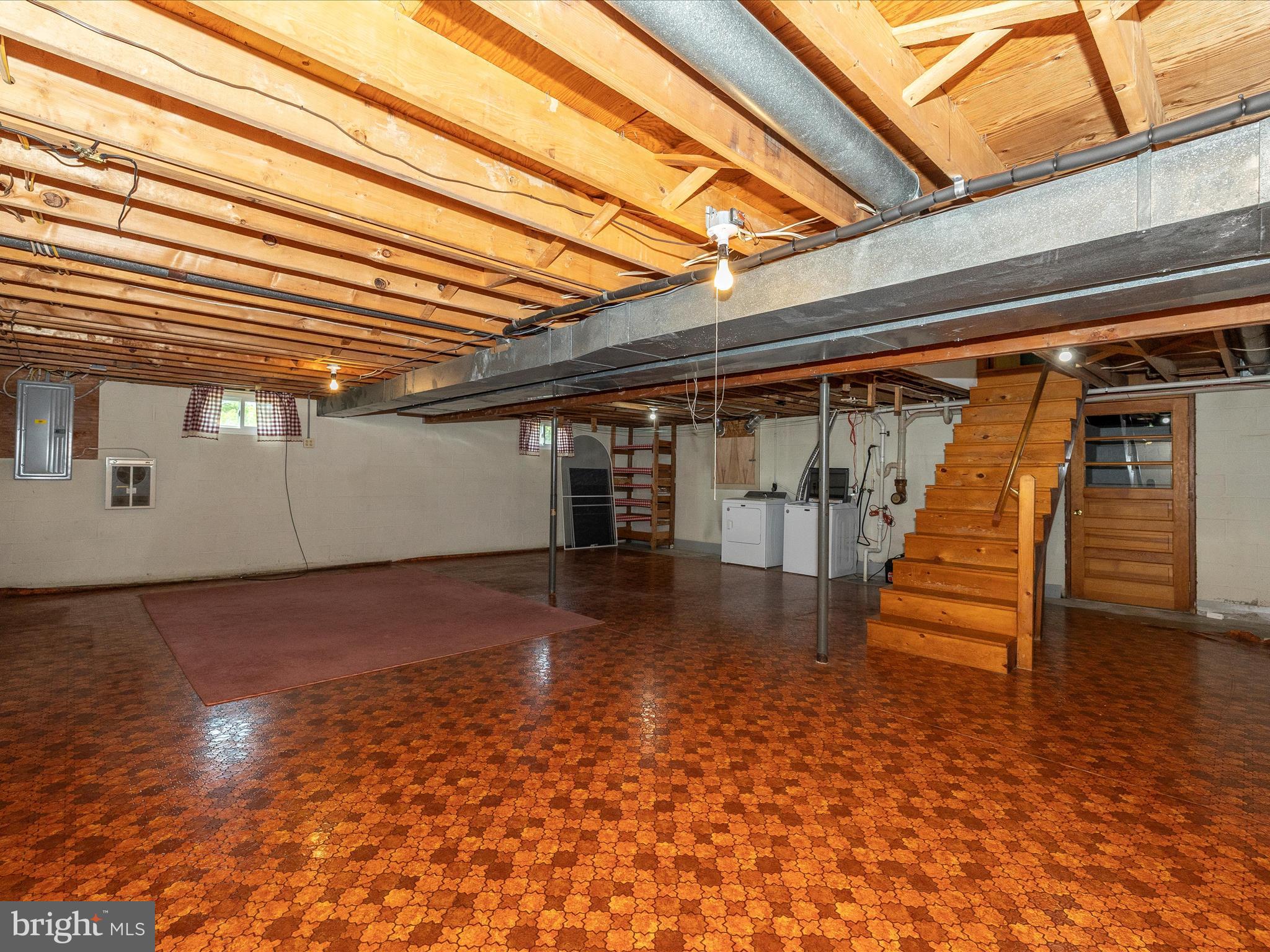 WISPERREN OAKS - Residential