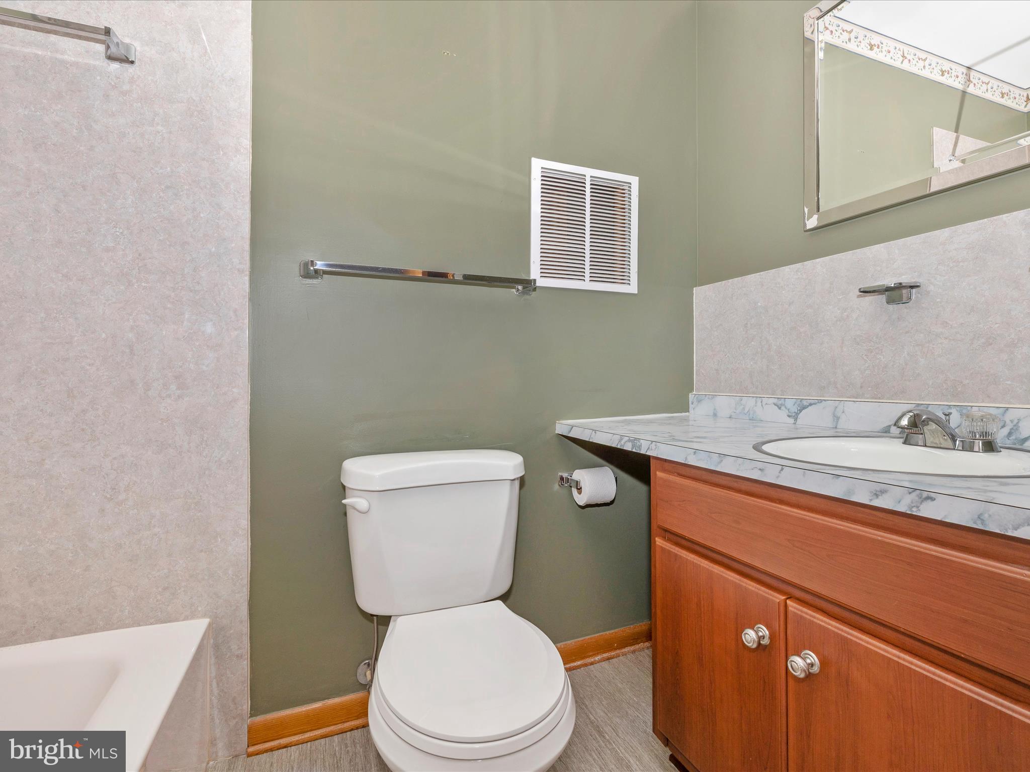 WISPERREN OAKS - Residential