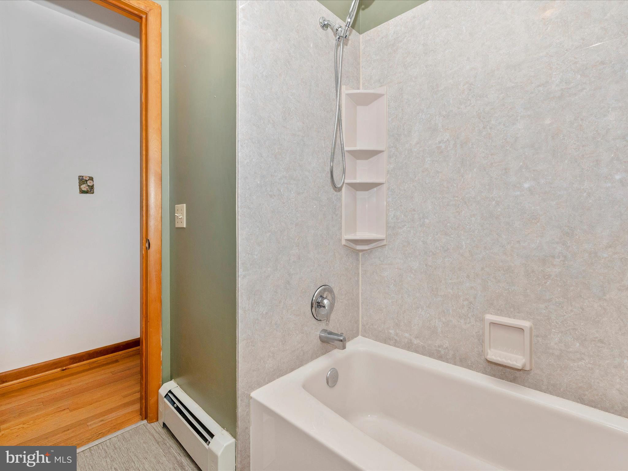 WISPERREN OAKS - Residential