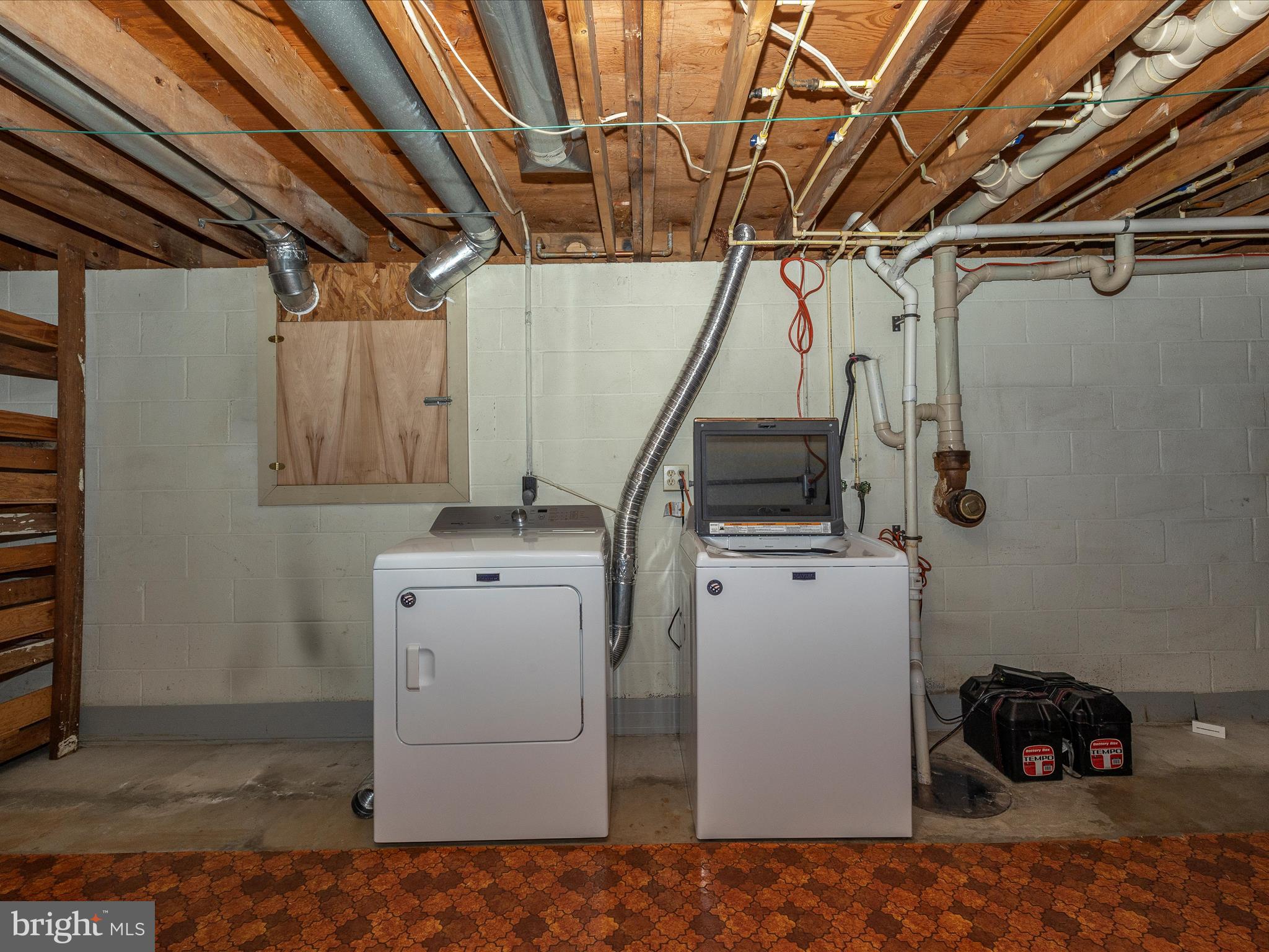 WISPERREN OAKS - Residential