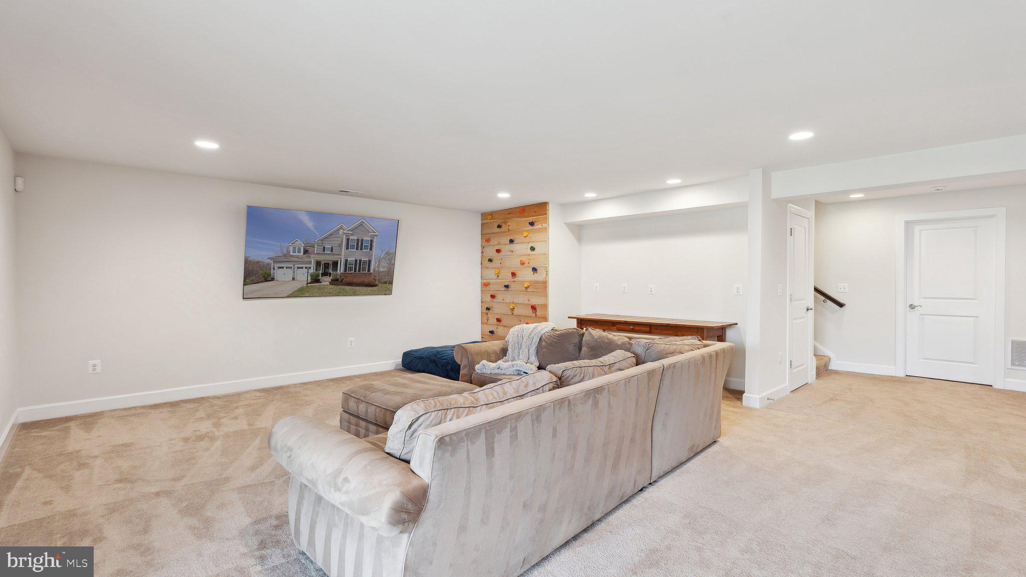 EMBREY MILL - Residential