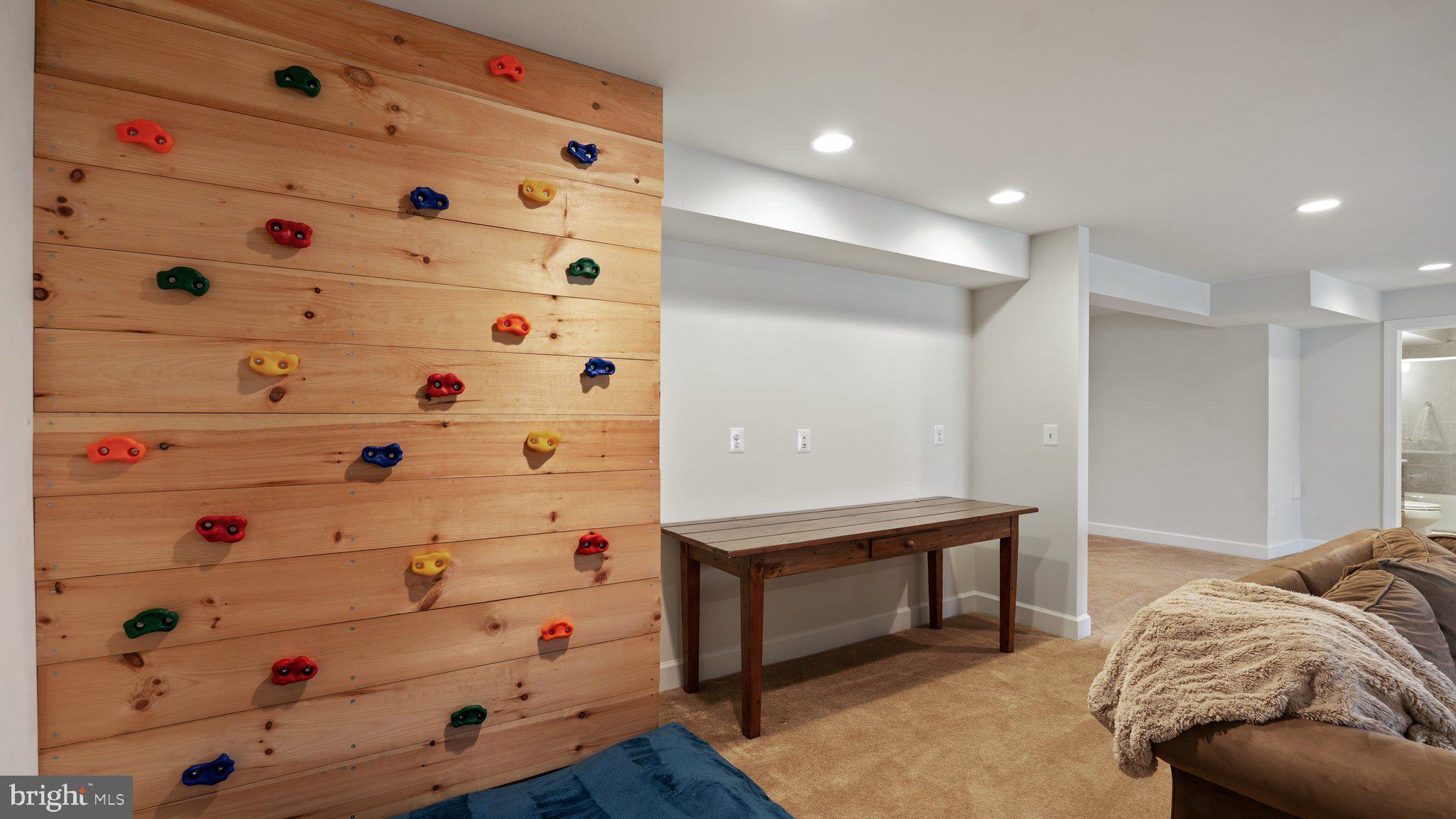 EMBREY MILL - Residential