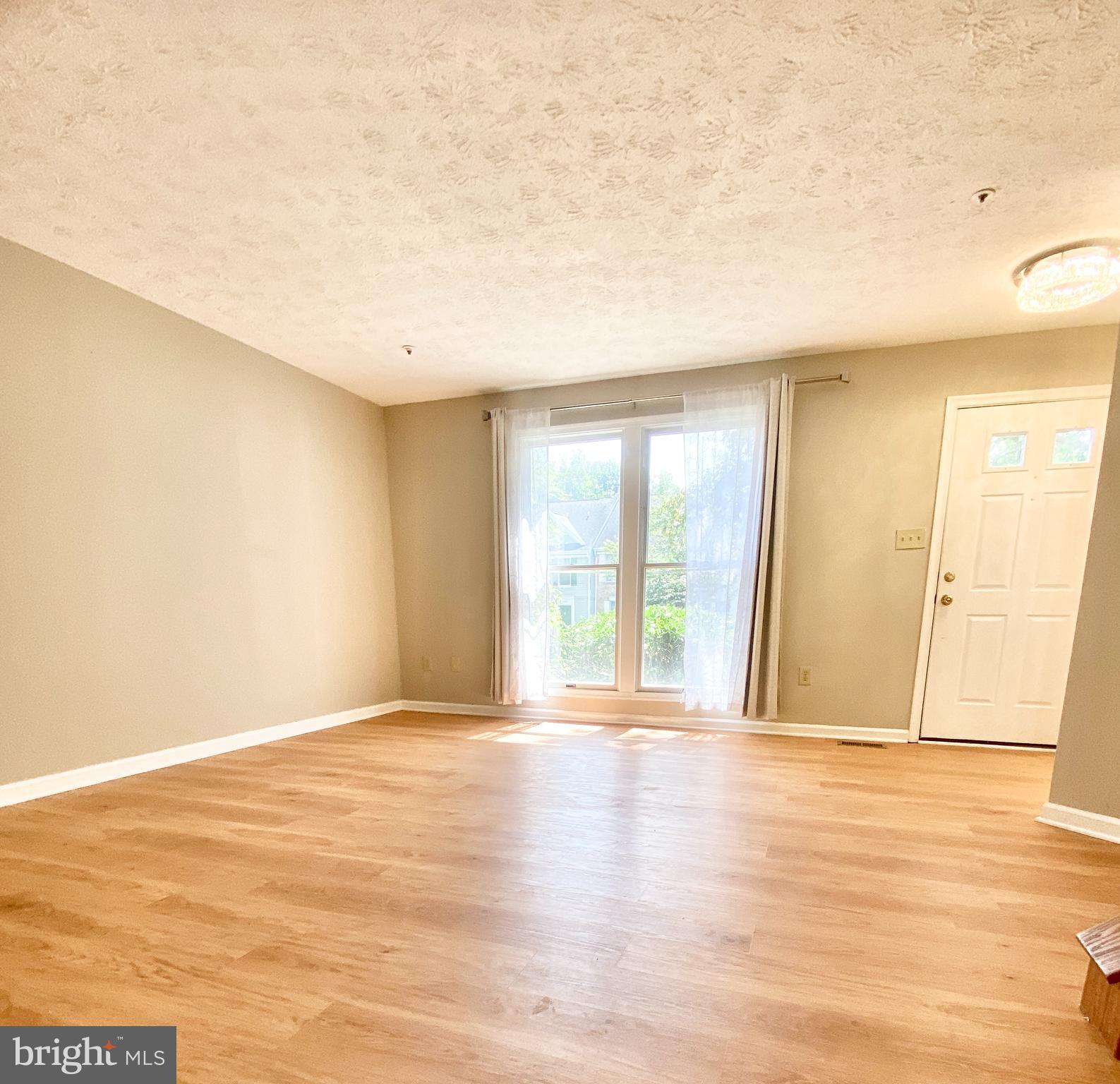 SADDLE CREEK - Residential Lease