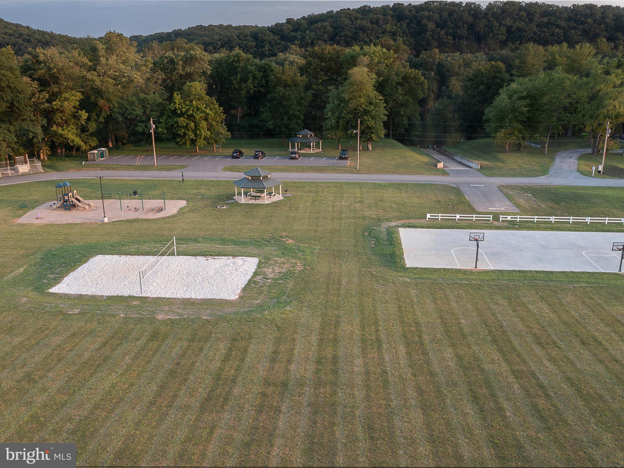 BROOKFIELD - Residential