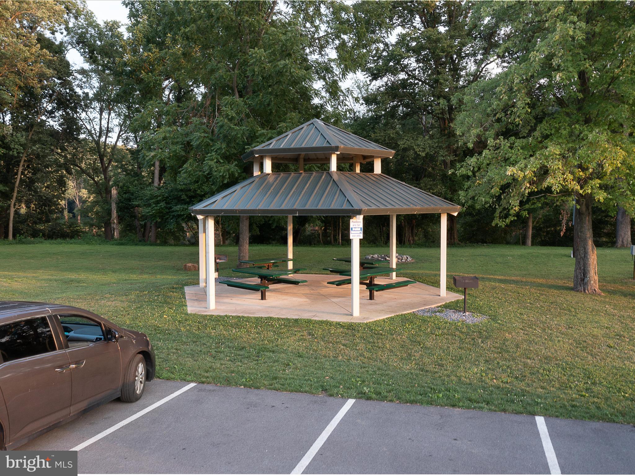 BROOKFIELD - Residential