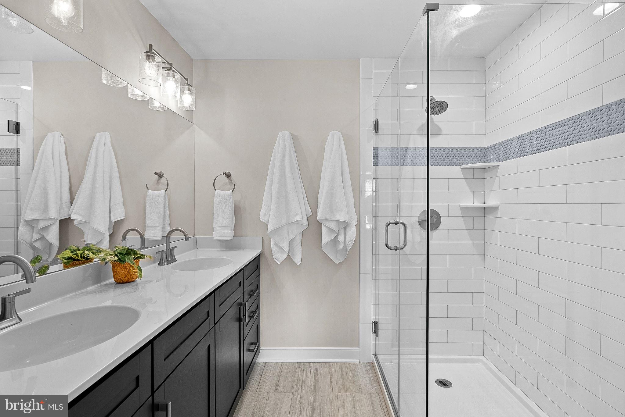 GREENWOOD COMMONS - Residential