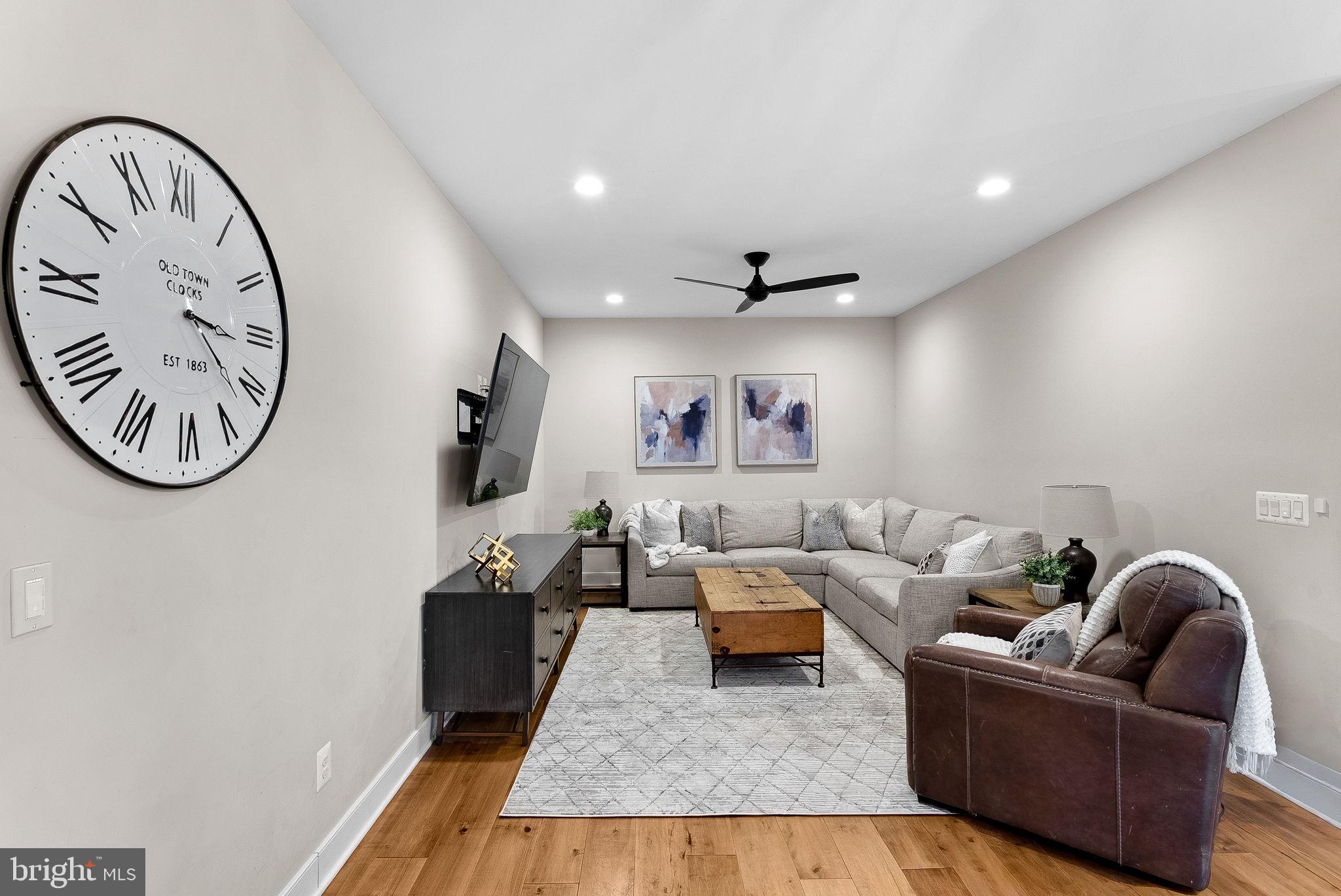 GREENWOOD COMMONS - Residential