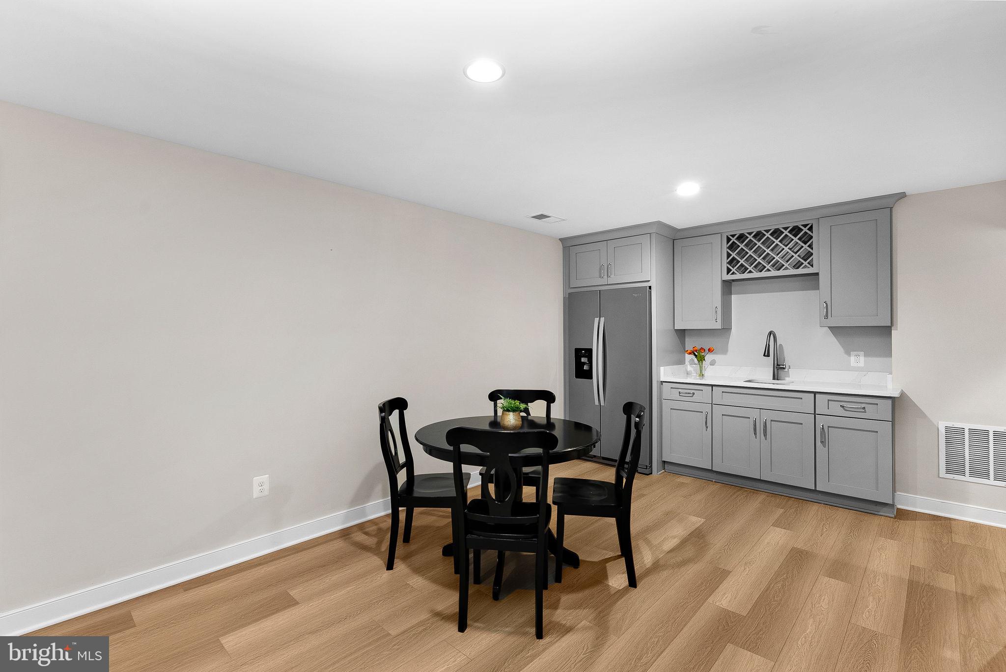 GREENWOOD COMMONS - Residential