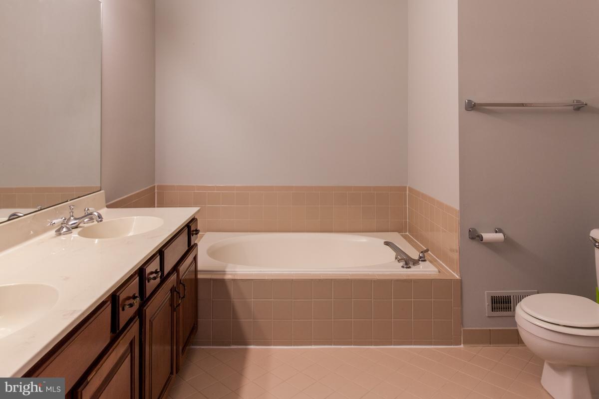 GABLE FIELD - Residential