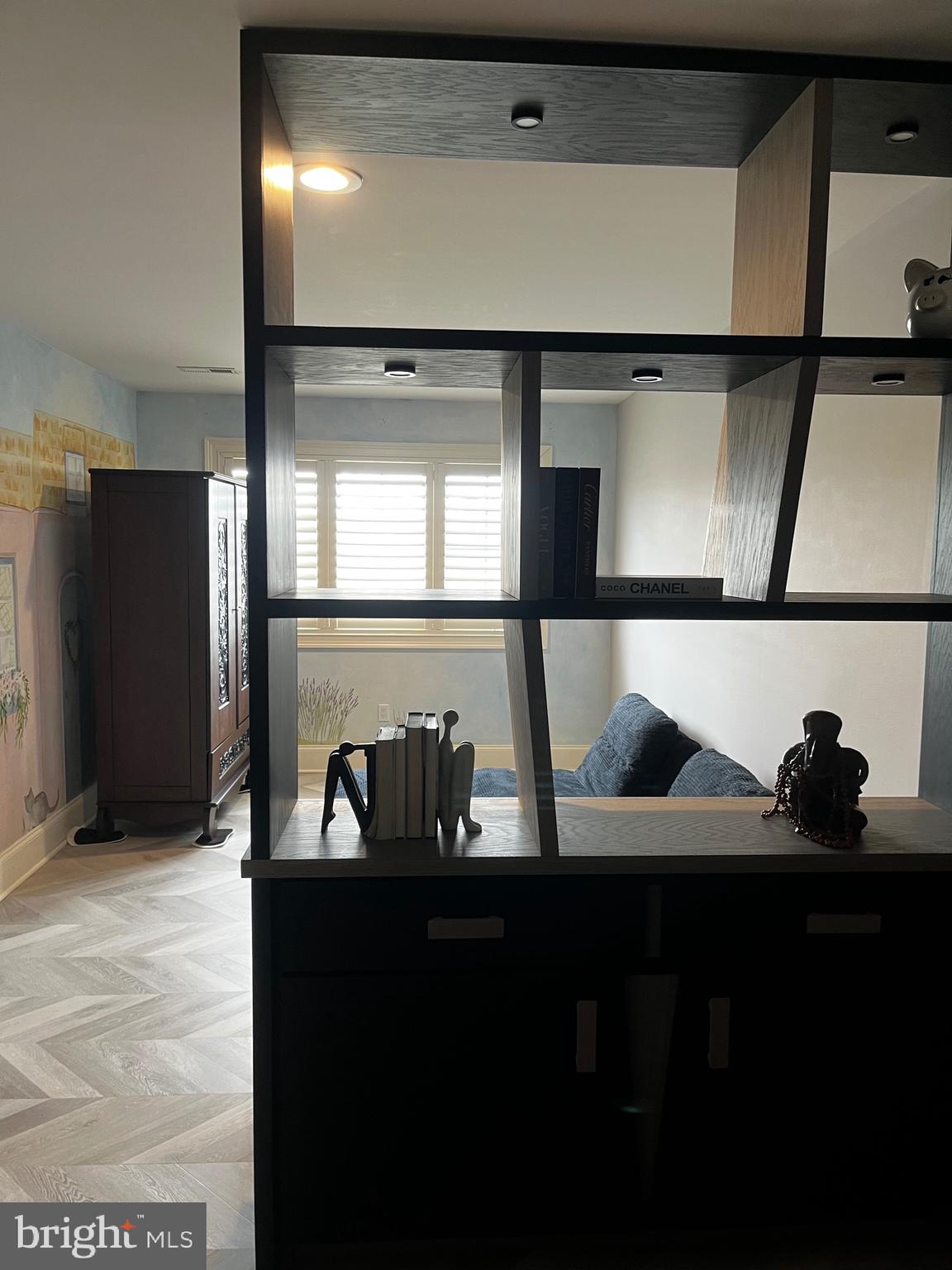 FOXCROFT OF BLUE B - Residential