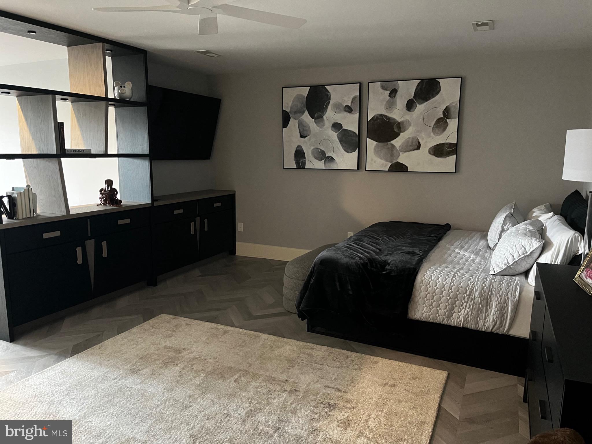 FOXCROFT OF BLUE B - Residential