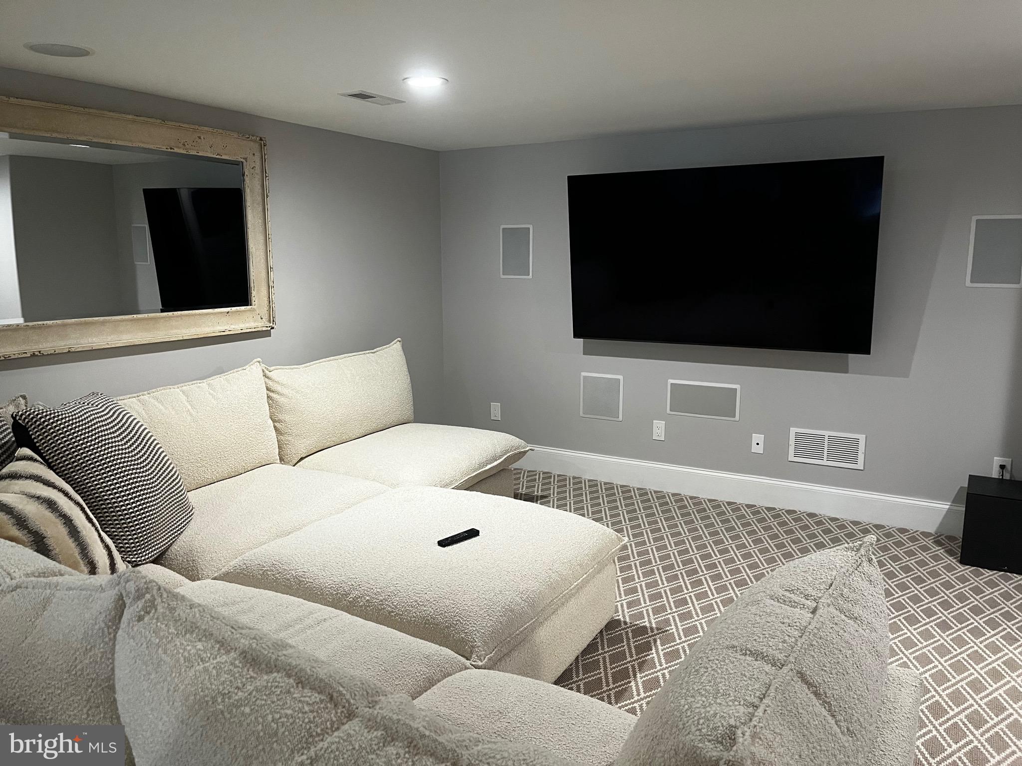 FOXCROFT OF BLUE B - Residential