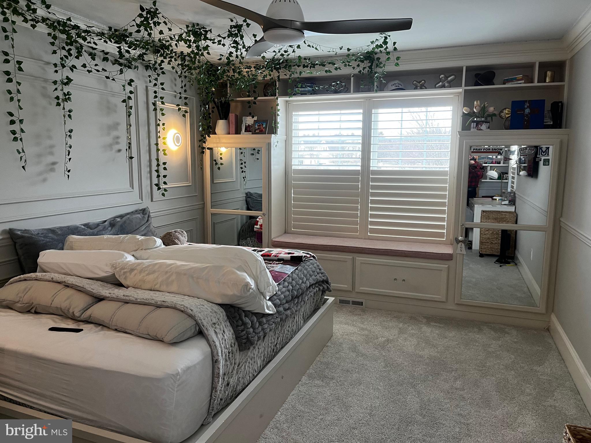 FOXCROFT OF BLUE B - Residential