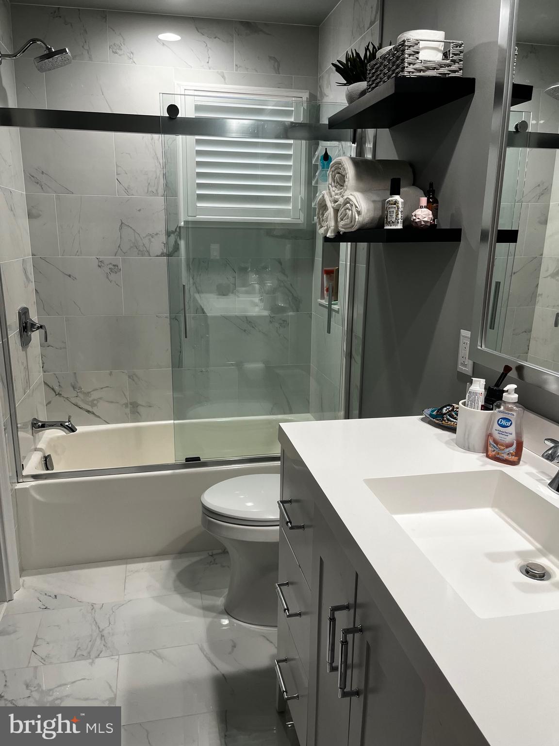 FOXCROFT OF BLUE B - Residential