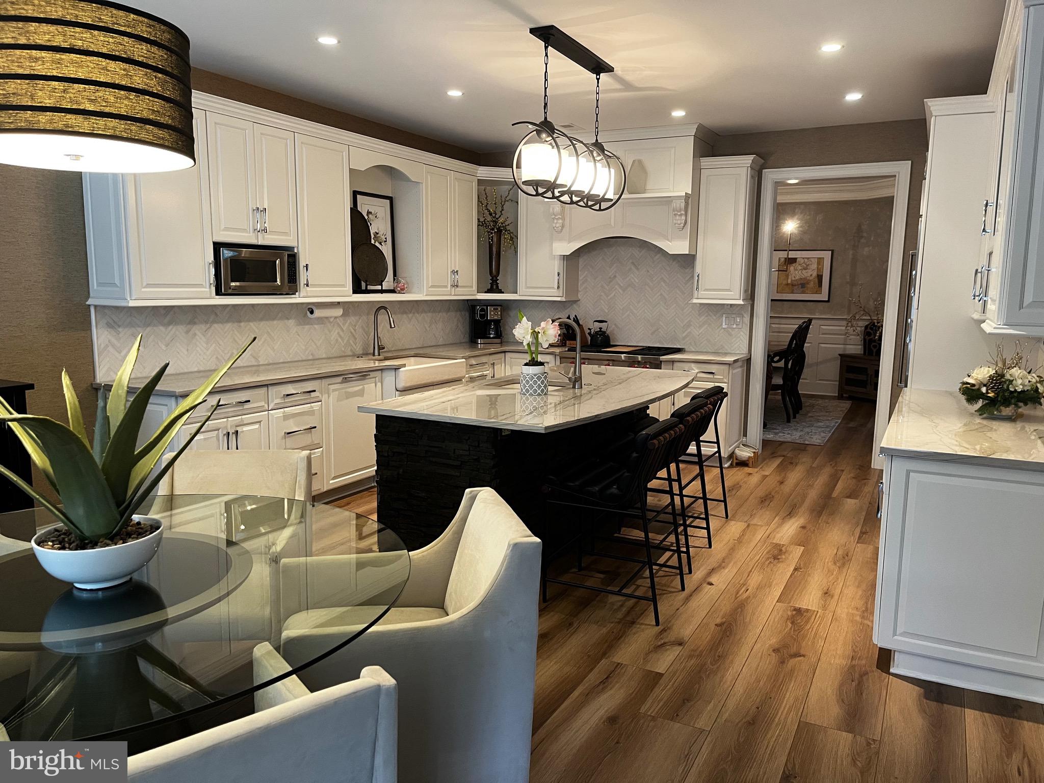 FOXCROFT OF BLUE B - Residential