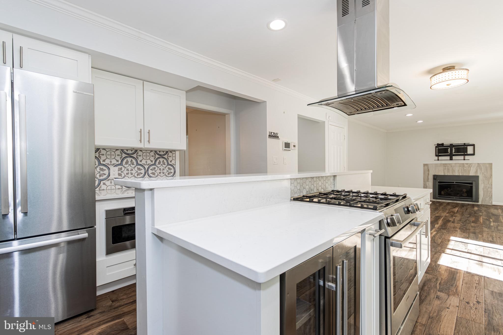 FOX POINT - Residential